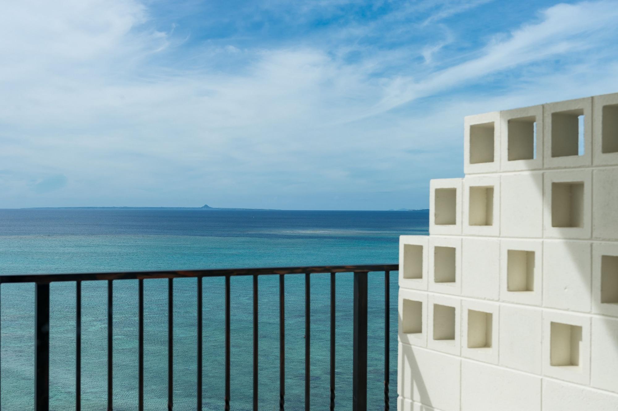 Twin Deluxe Two Beds