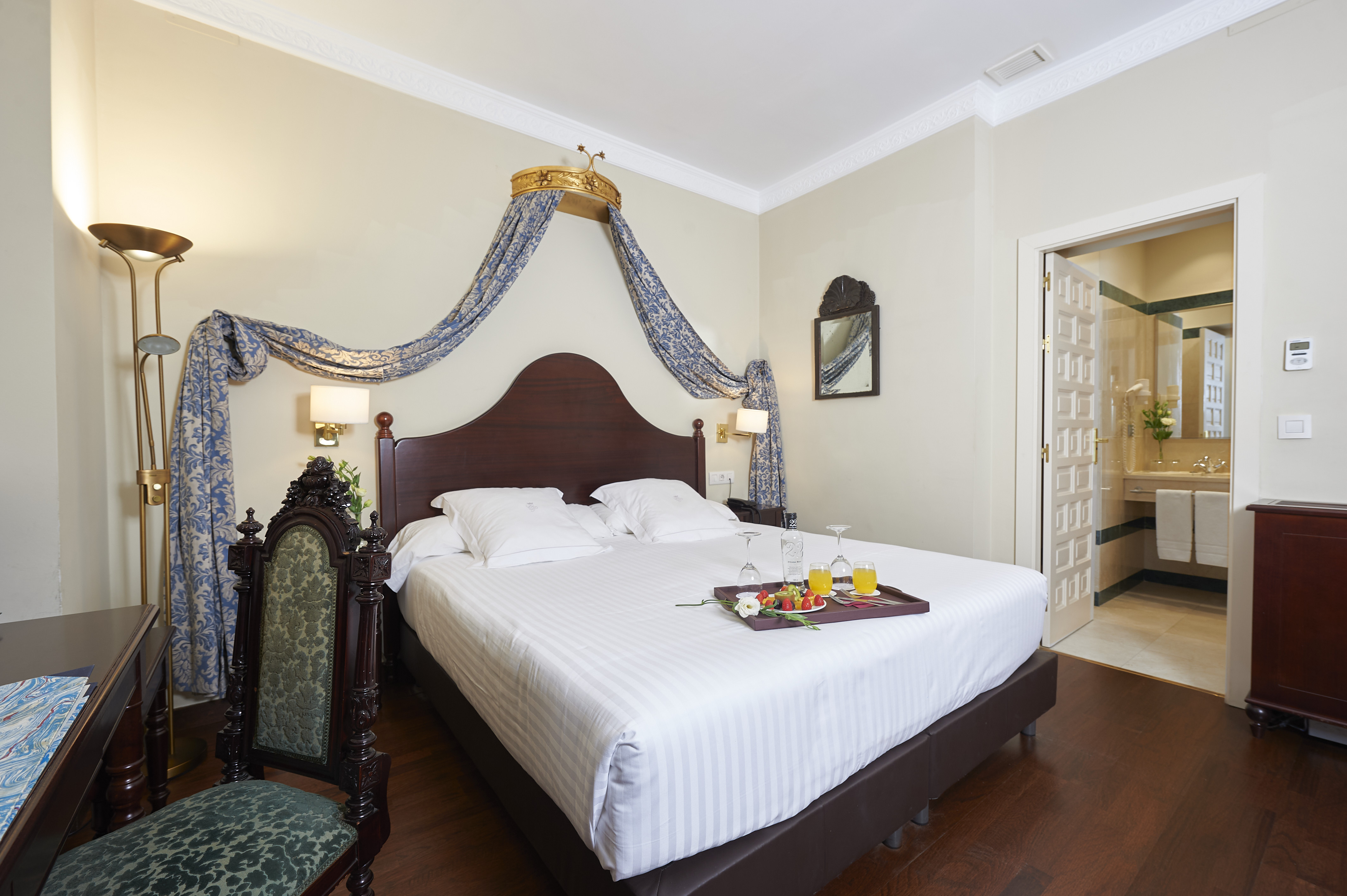 Double or Twin Standard