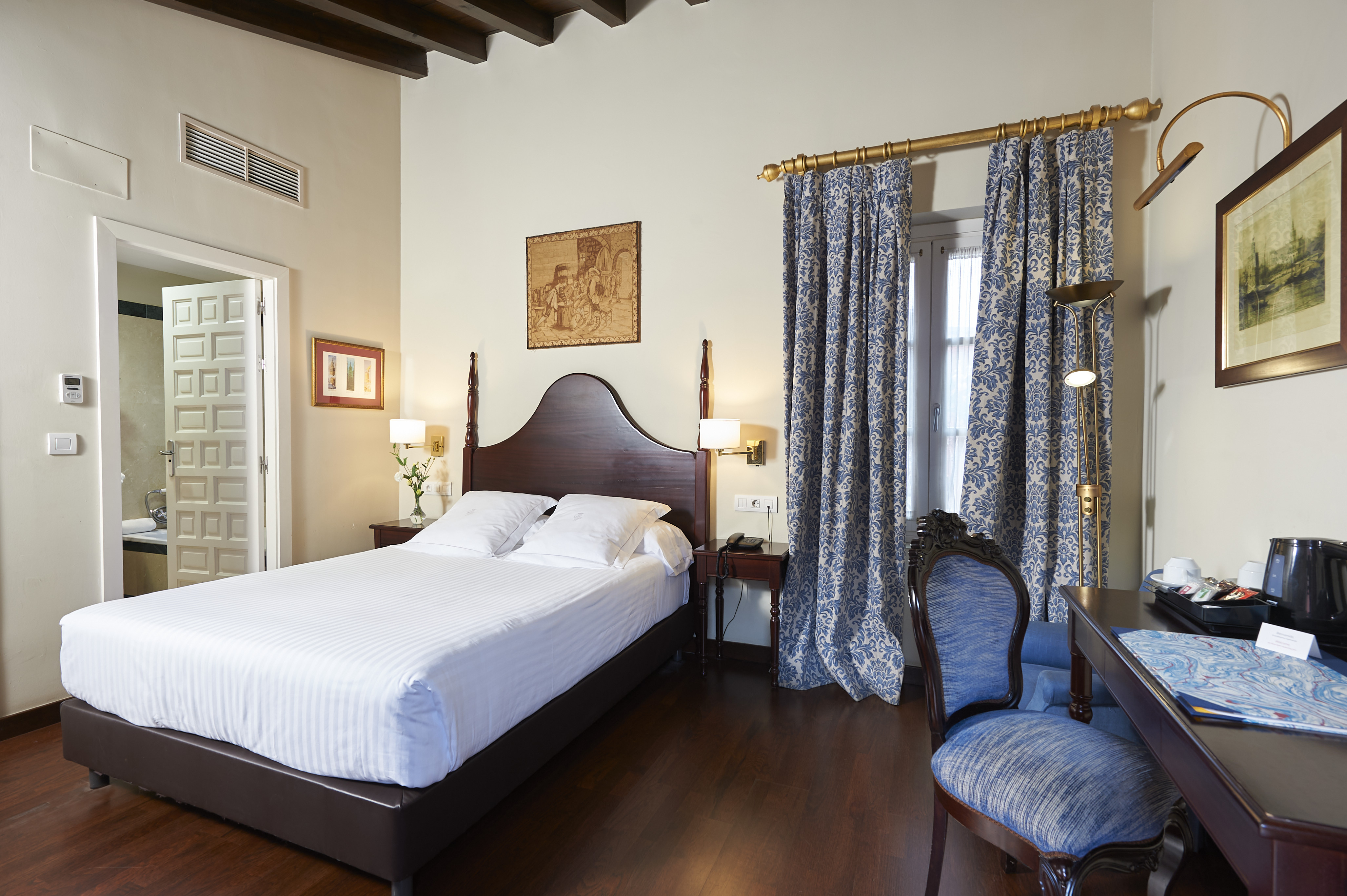 Double or Twin Standard