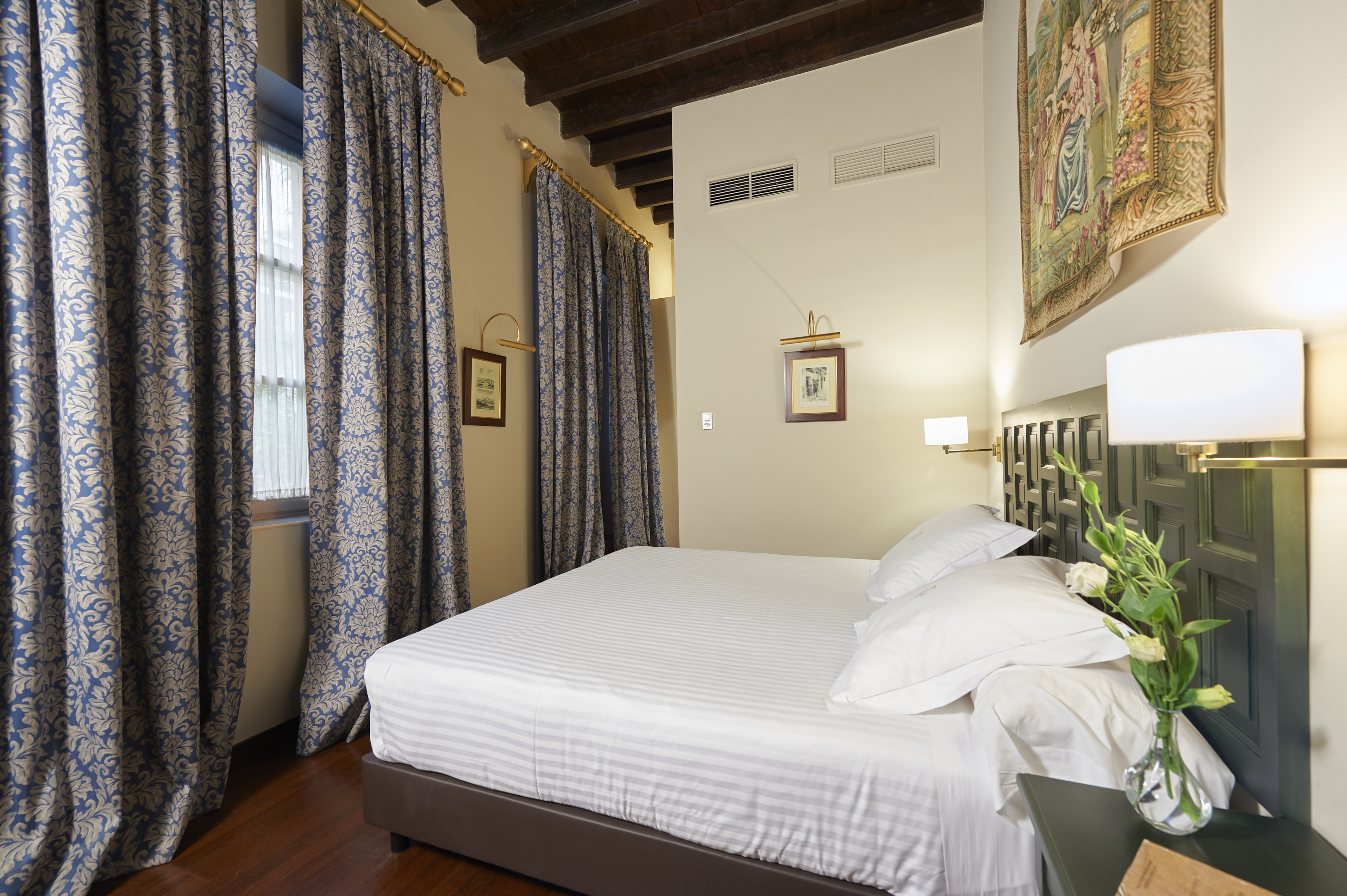 Double or Twin Standard