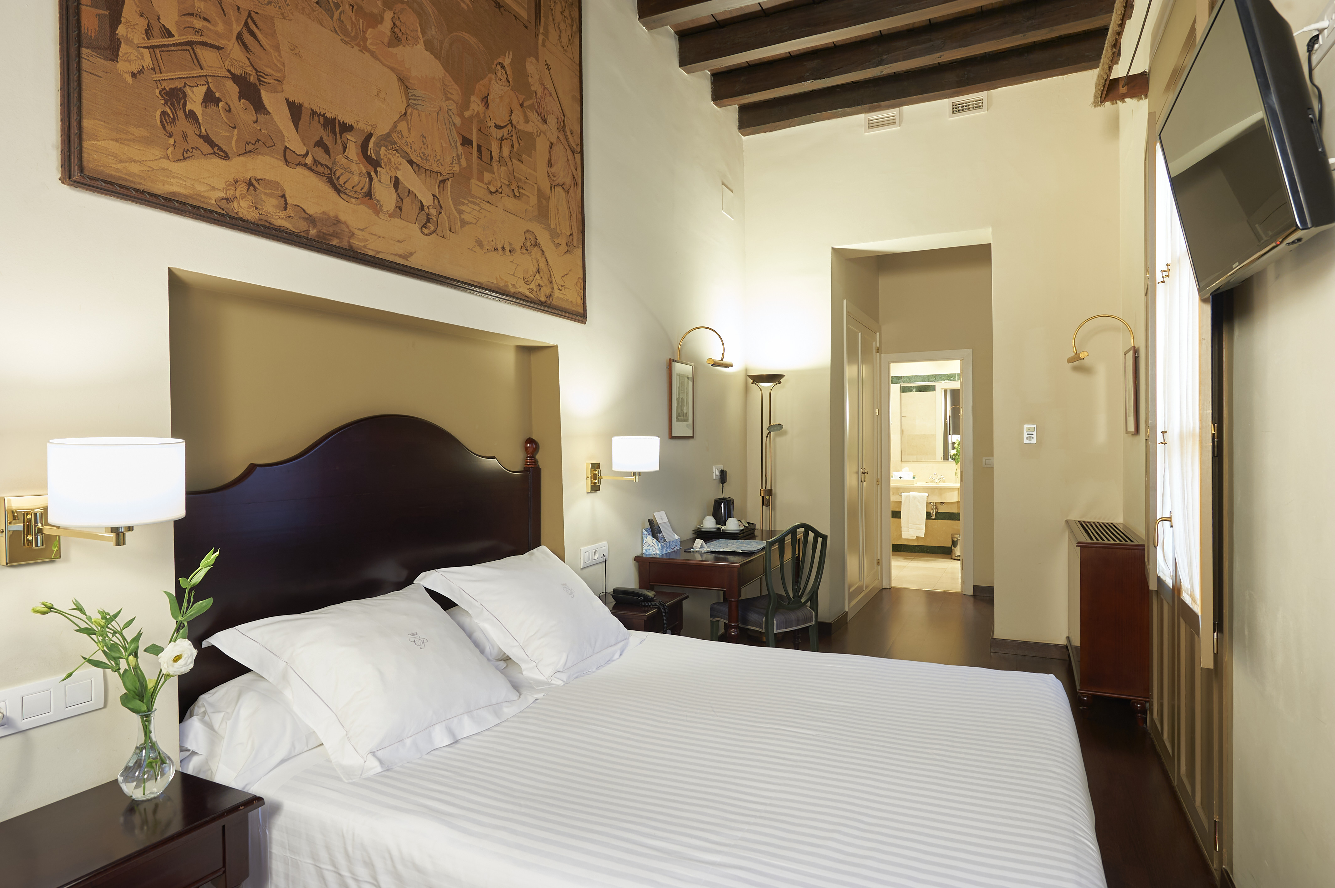 Double or Twin Standard