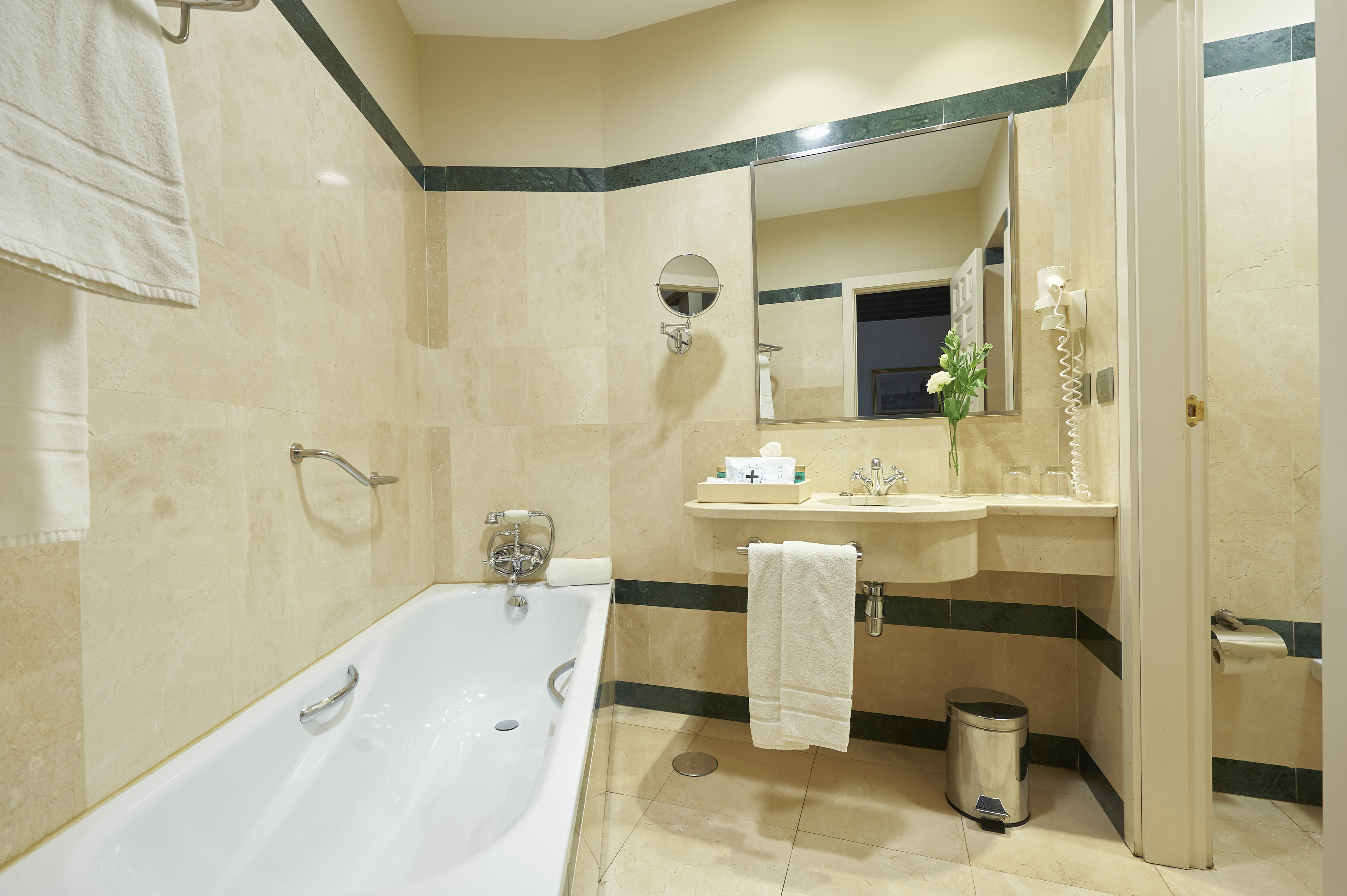 Double or Twin Standard