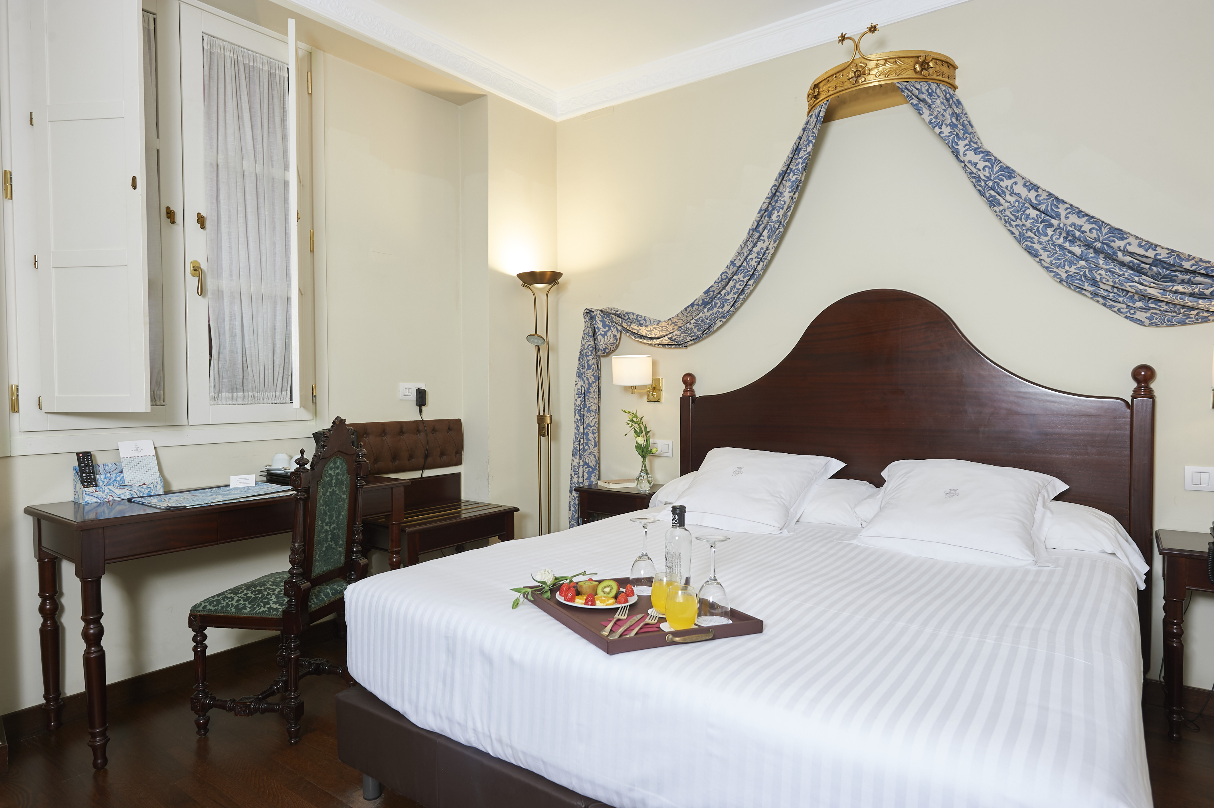 Double or Twin Standard