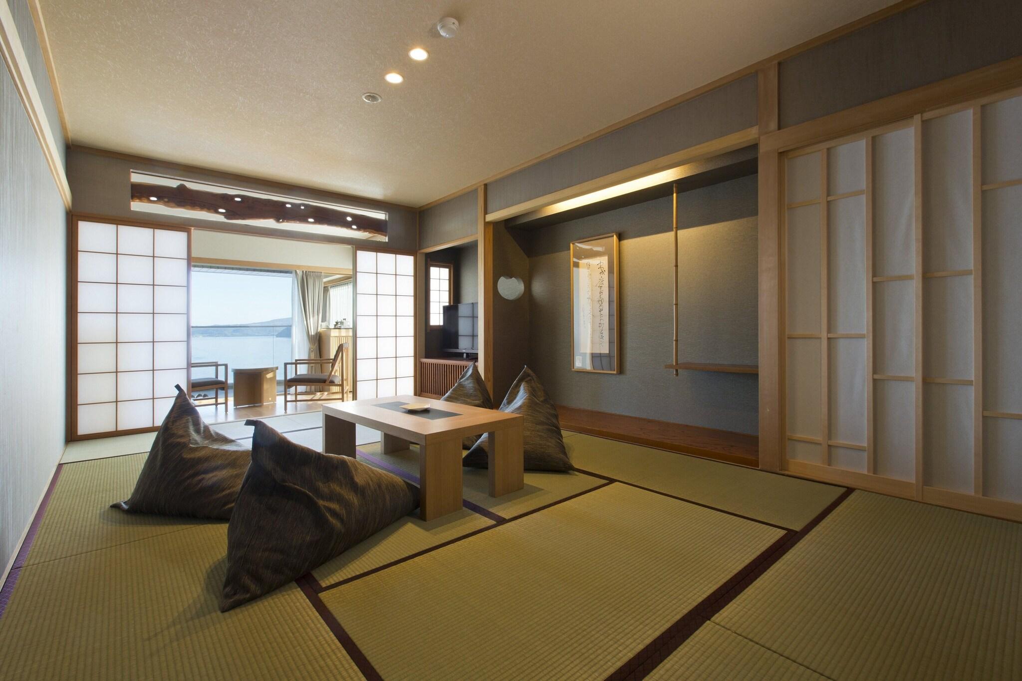Triple Japanese Room
