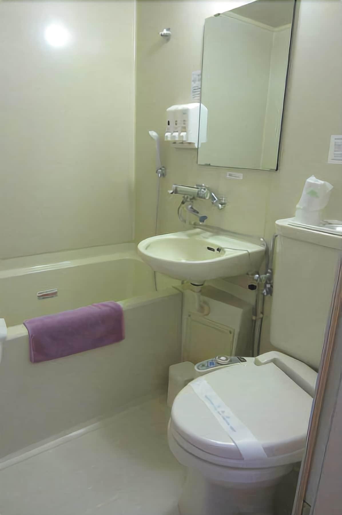 Twin Deluxe Two Beds