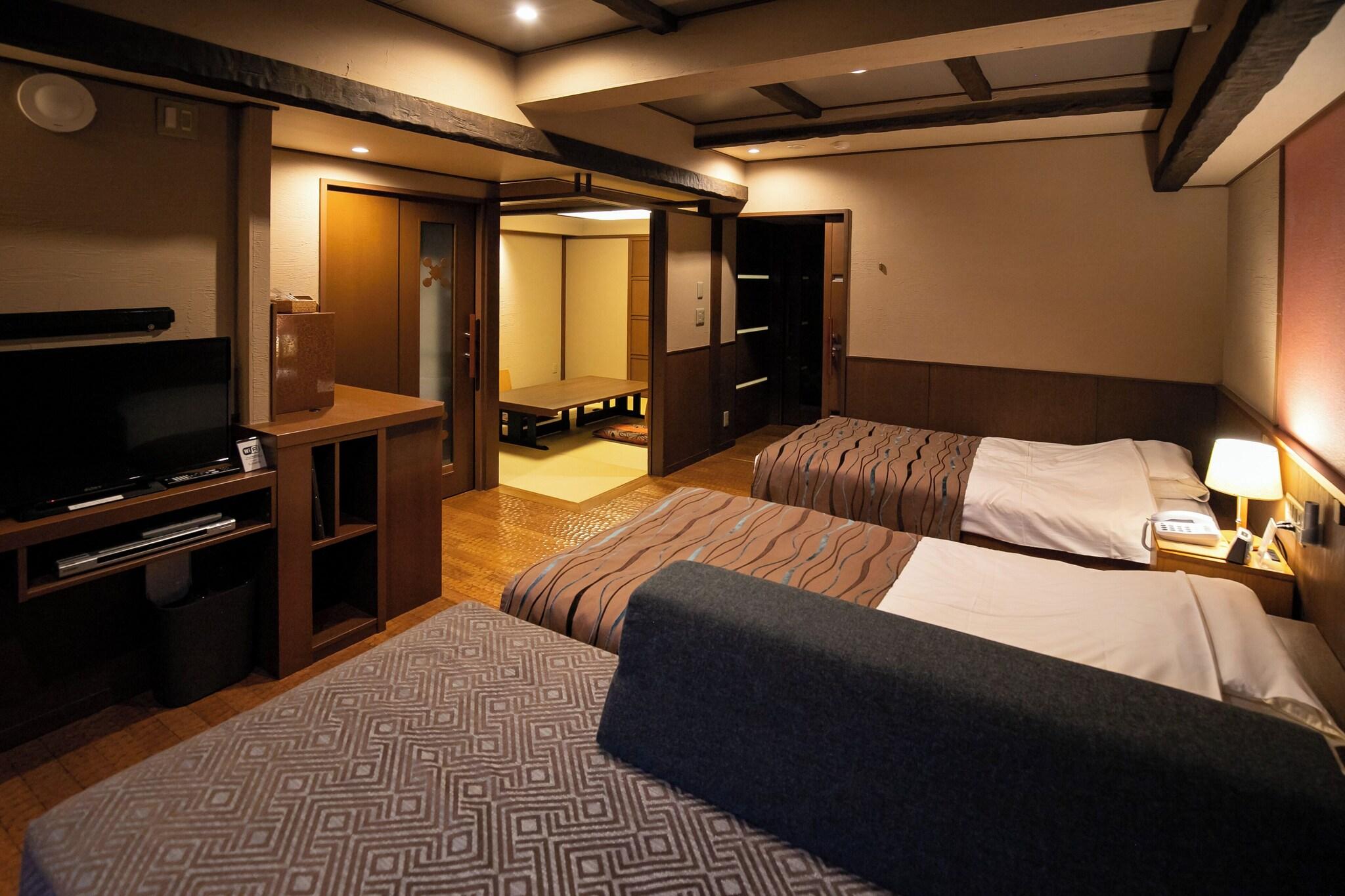 Twin Japanese Room