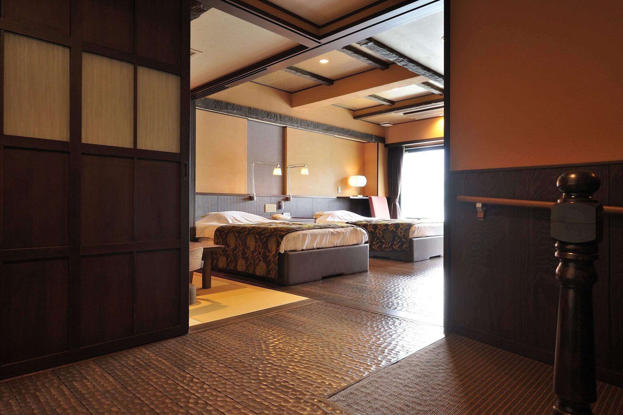 Twin Japanese Room