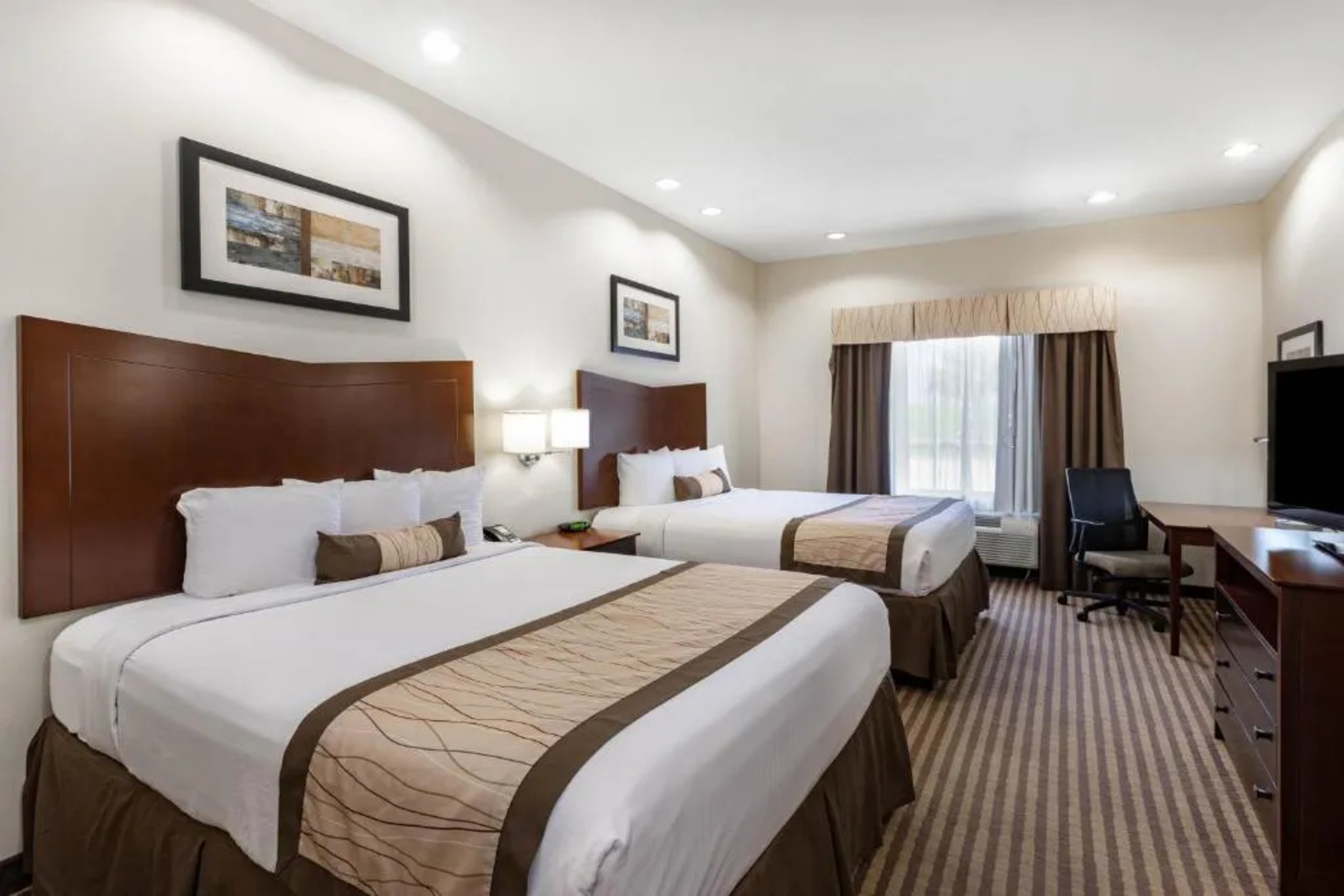 Suite Two Queen Beds