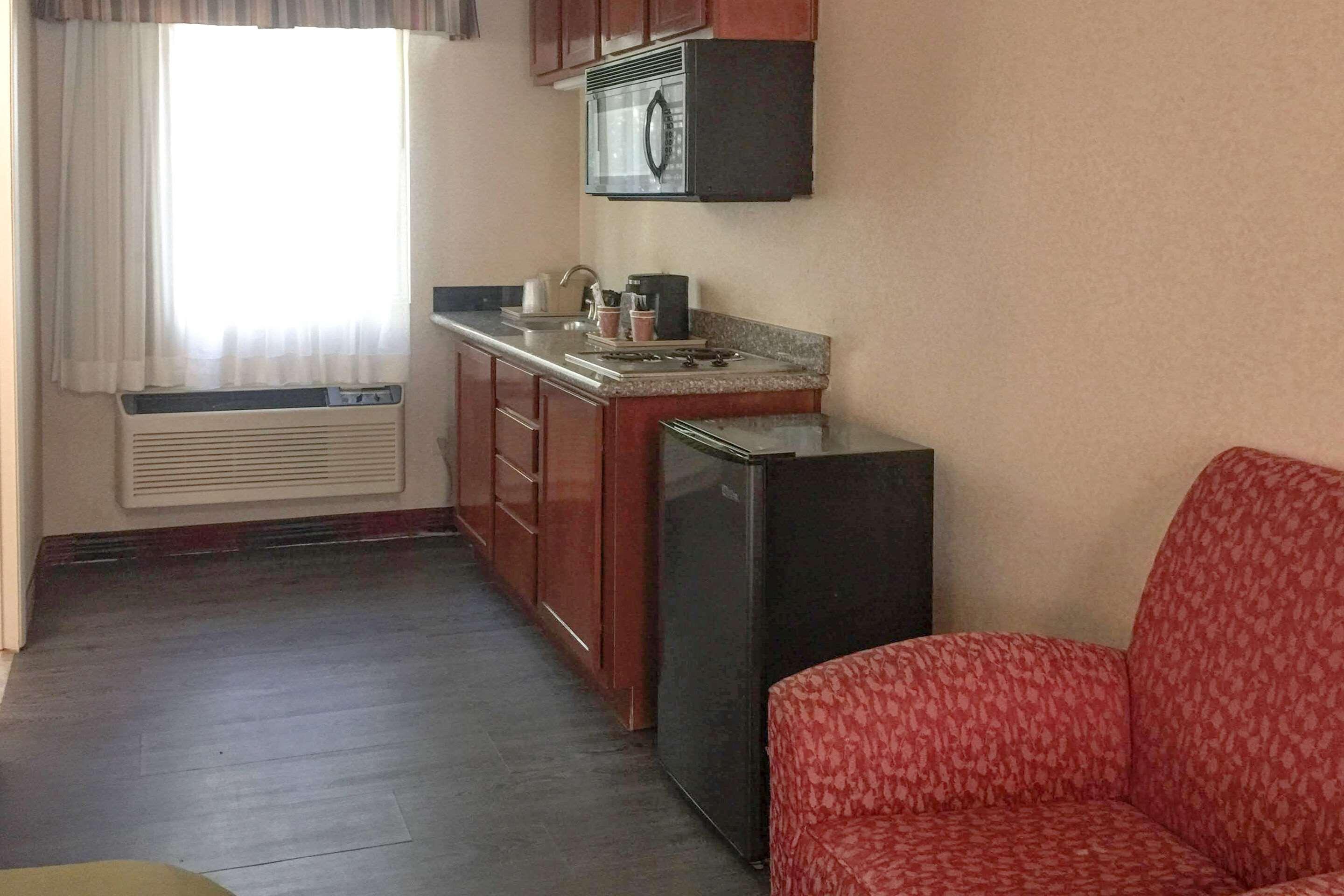 Quadruple Two Queen Beds