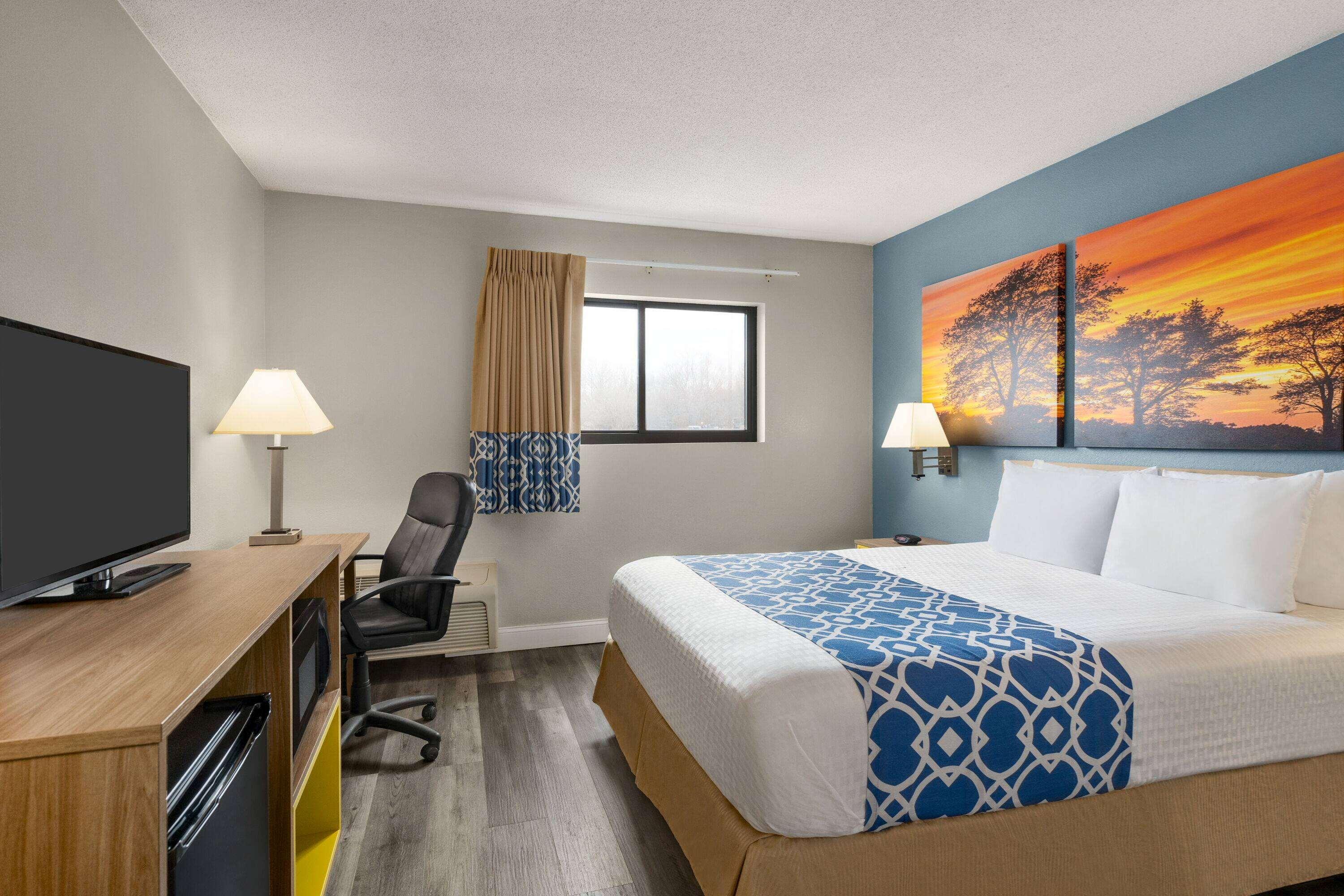 Triple Queen Bed Non Smoking