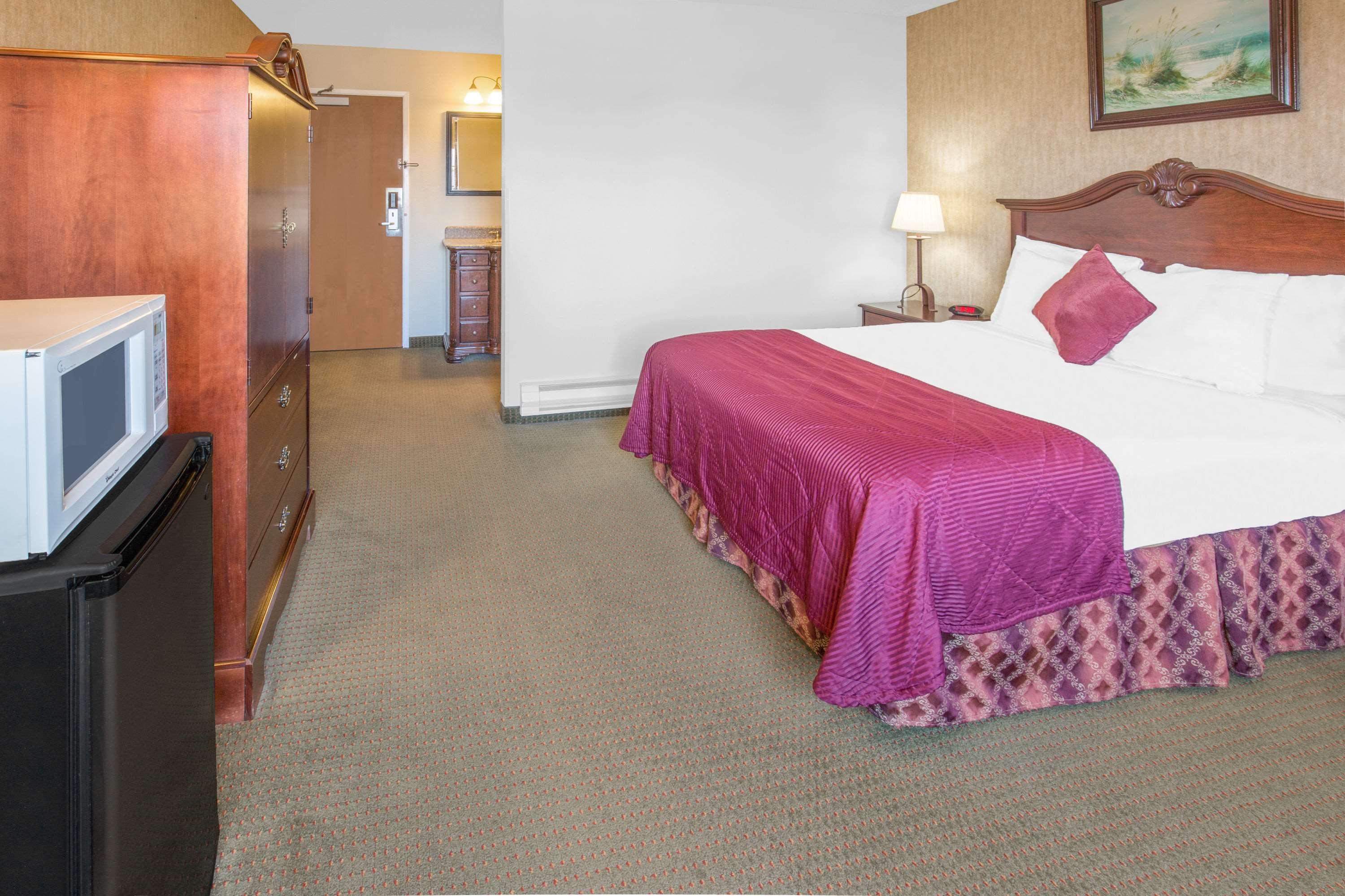 Double Queen Size Bed