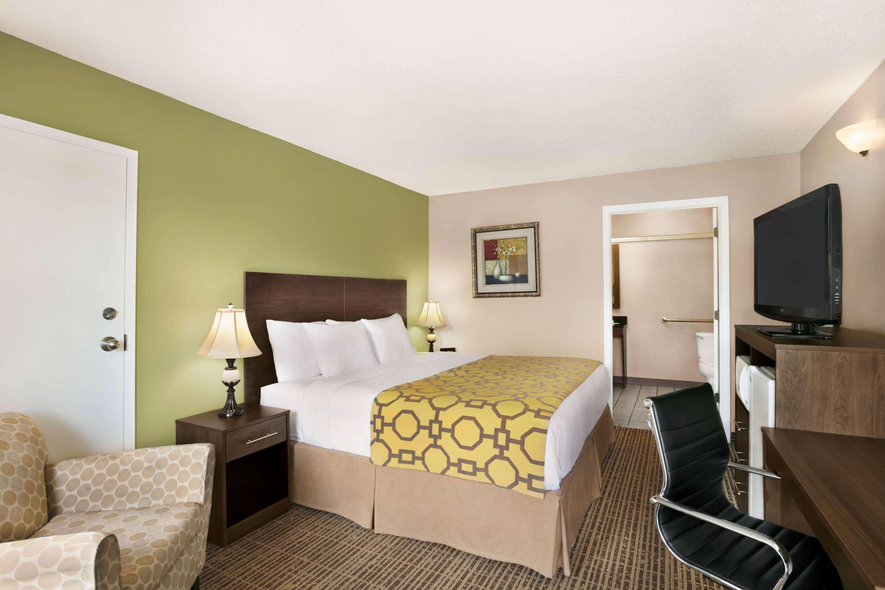 Room King Bed Non Smoking