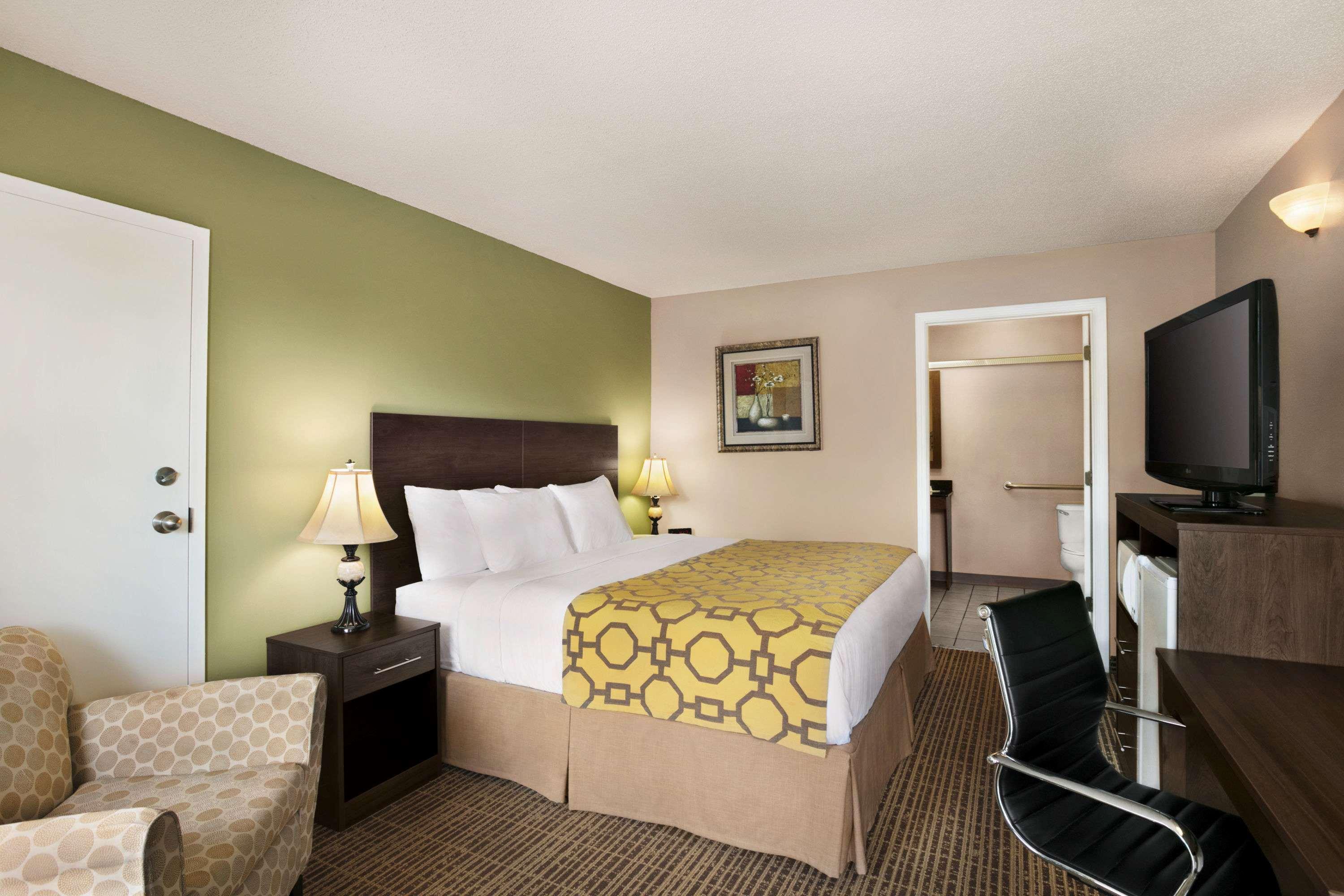 Room King Bed Non Smoking