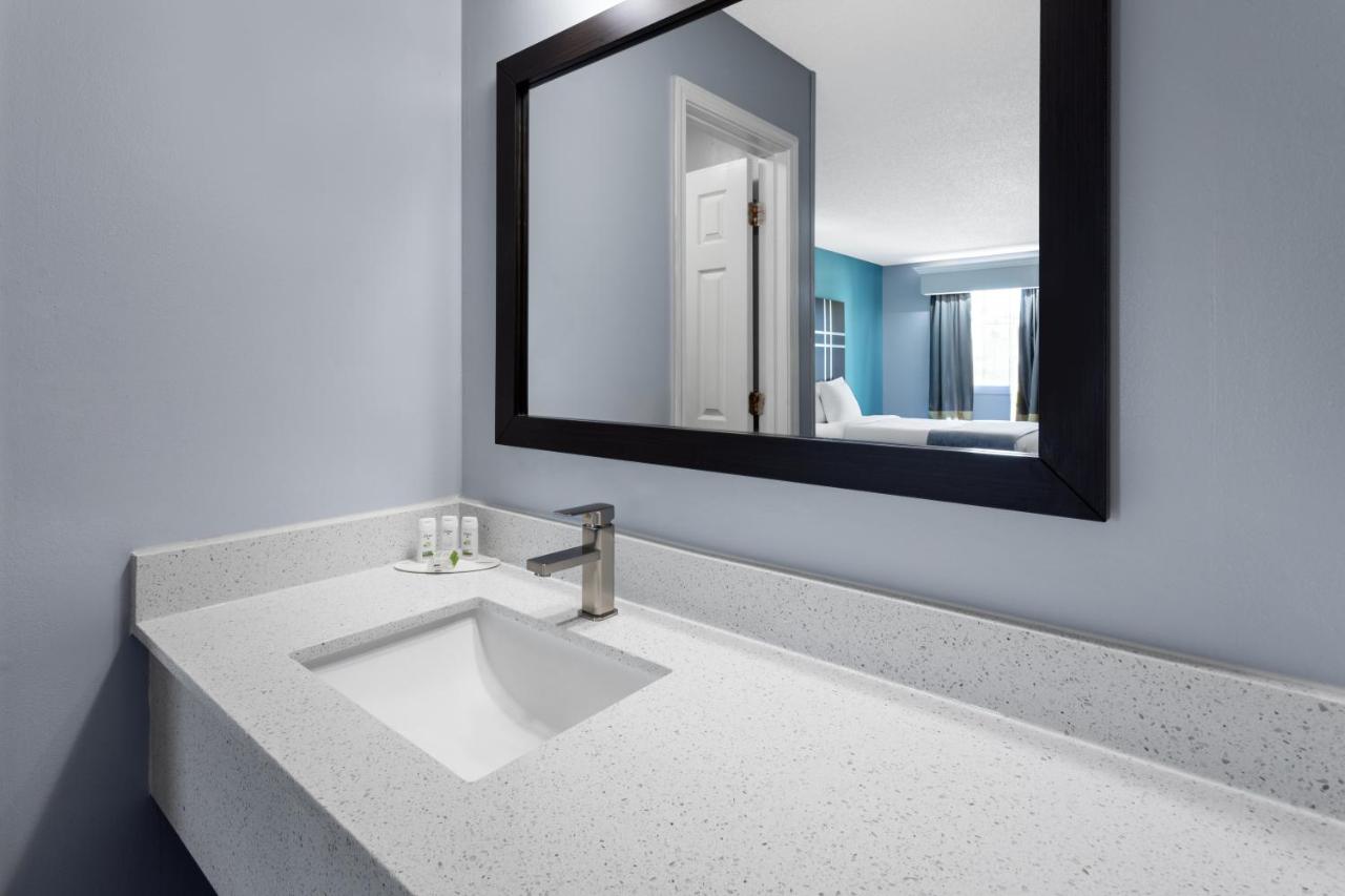 Room King Bed Non Smoking