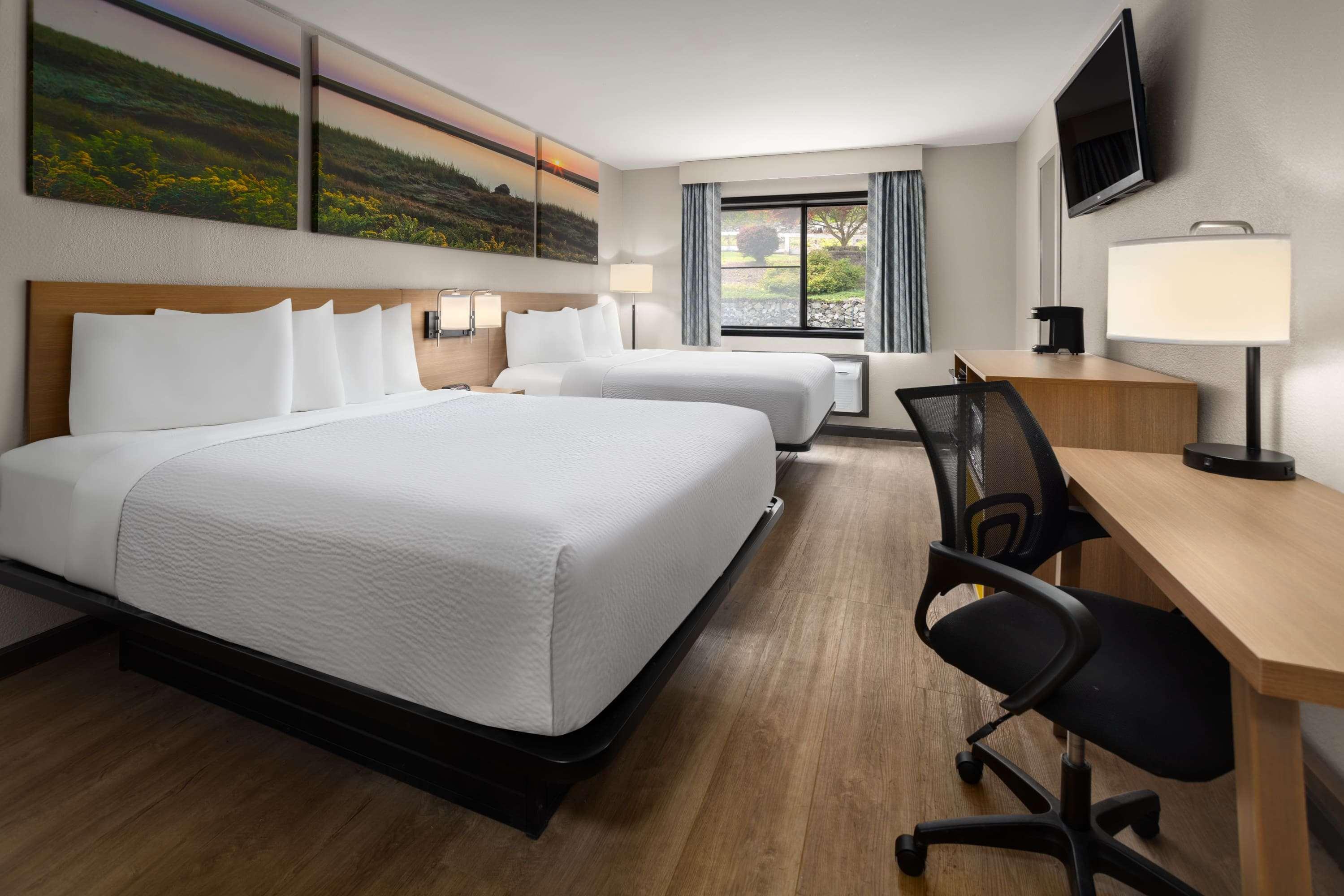 Quadruple Non Smoking