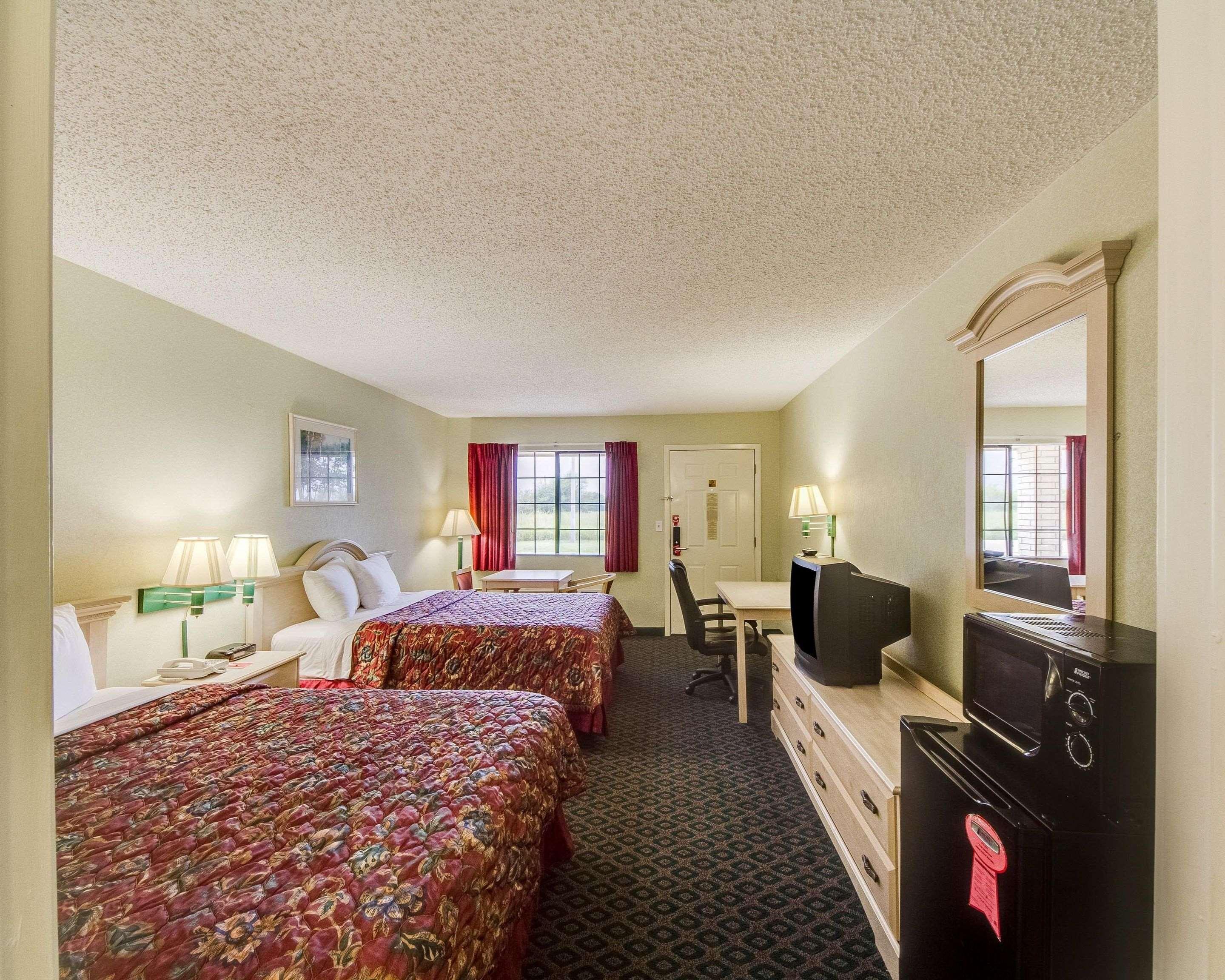 Double Two Queen Beds Non Smoking