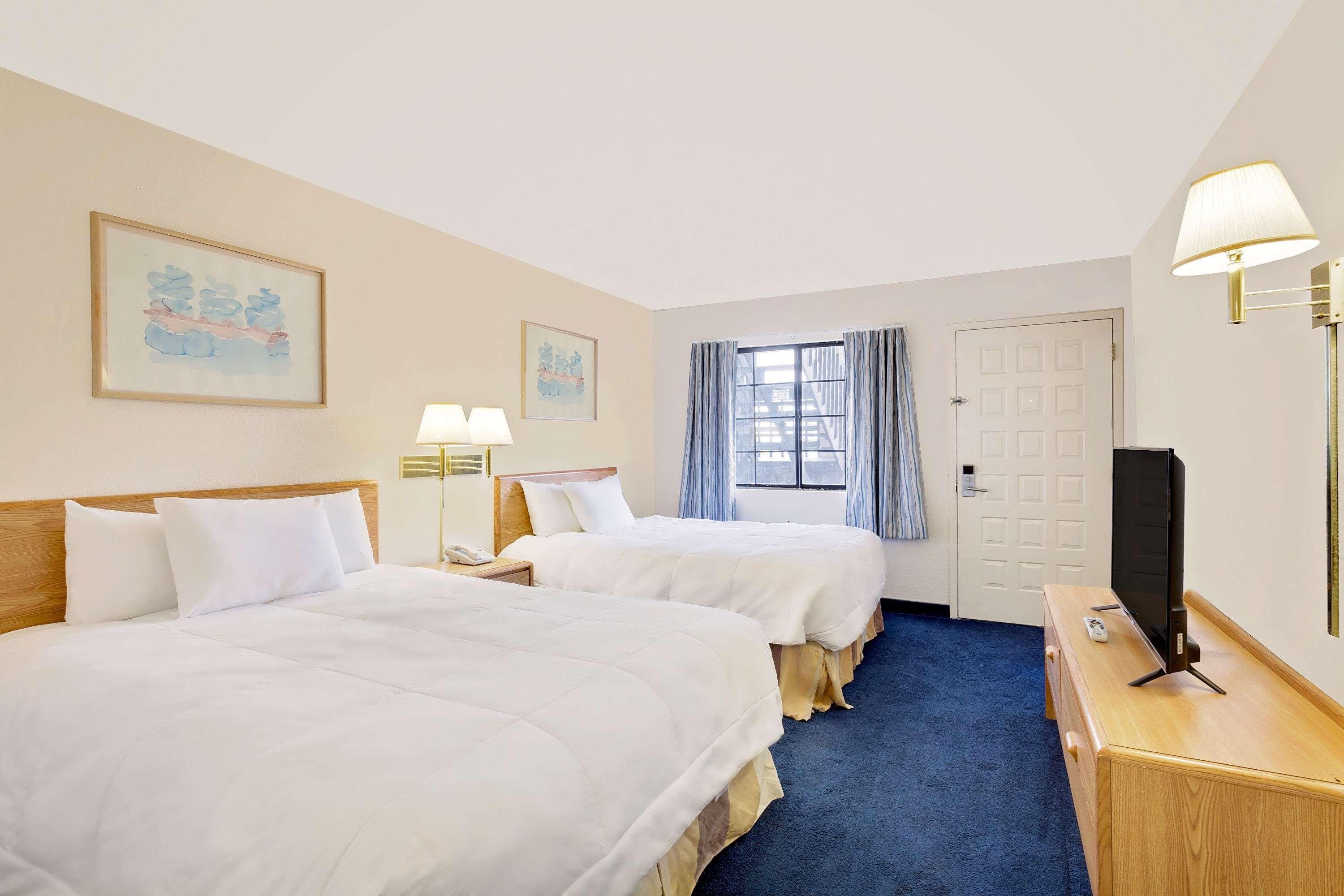 Suite Two Queen Beds