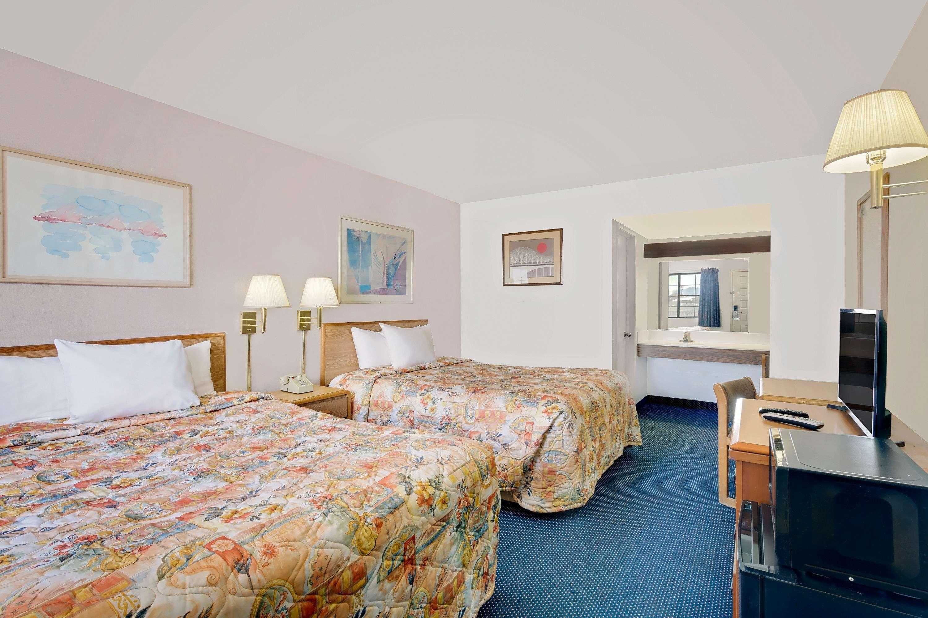 Quadruple Two Queen Beds