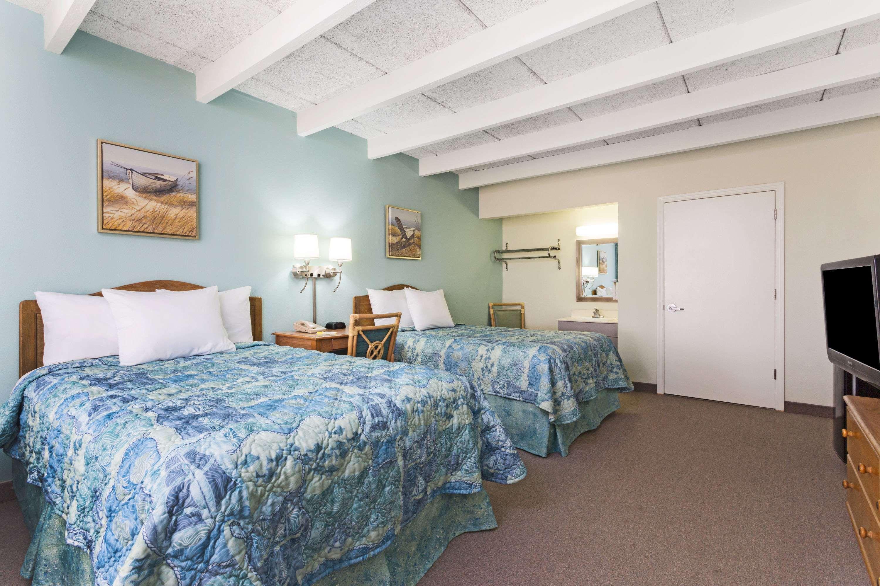 Quadruple Two Double Beds