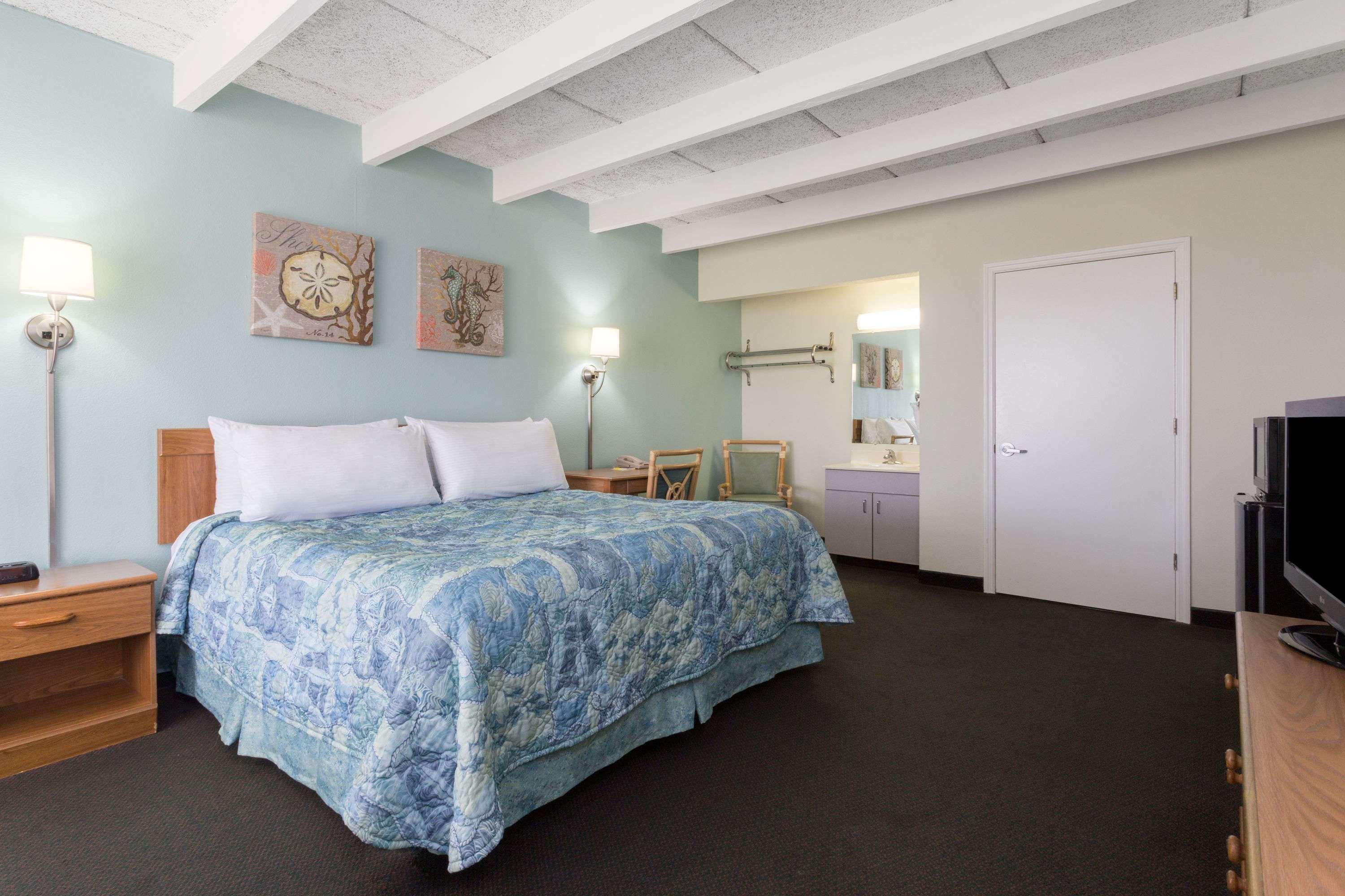 Room King Bed Non Smoking