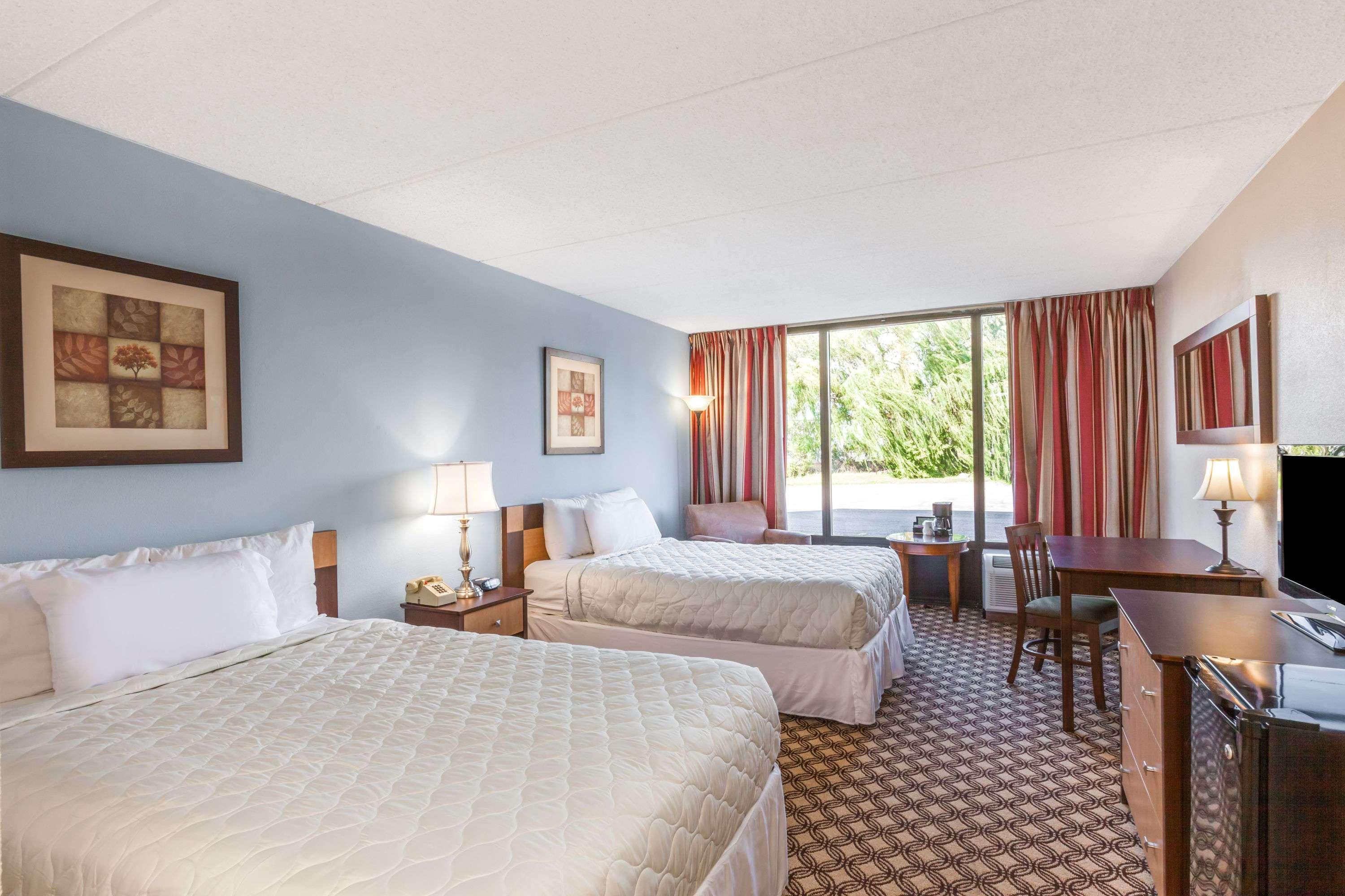 Room Two Double Beds