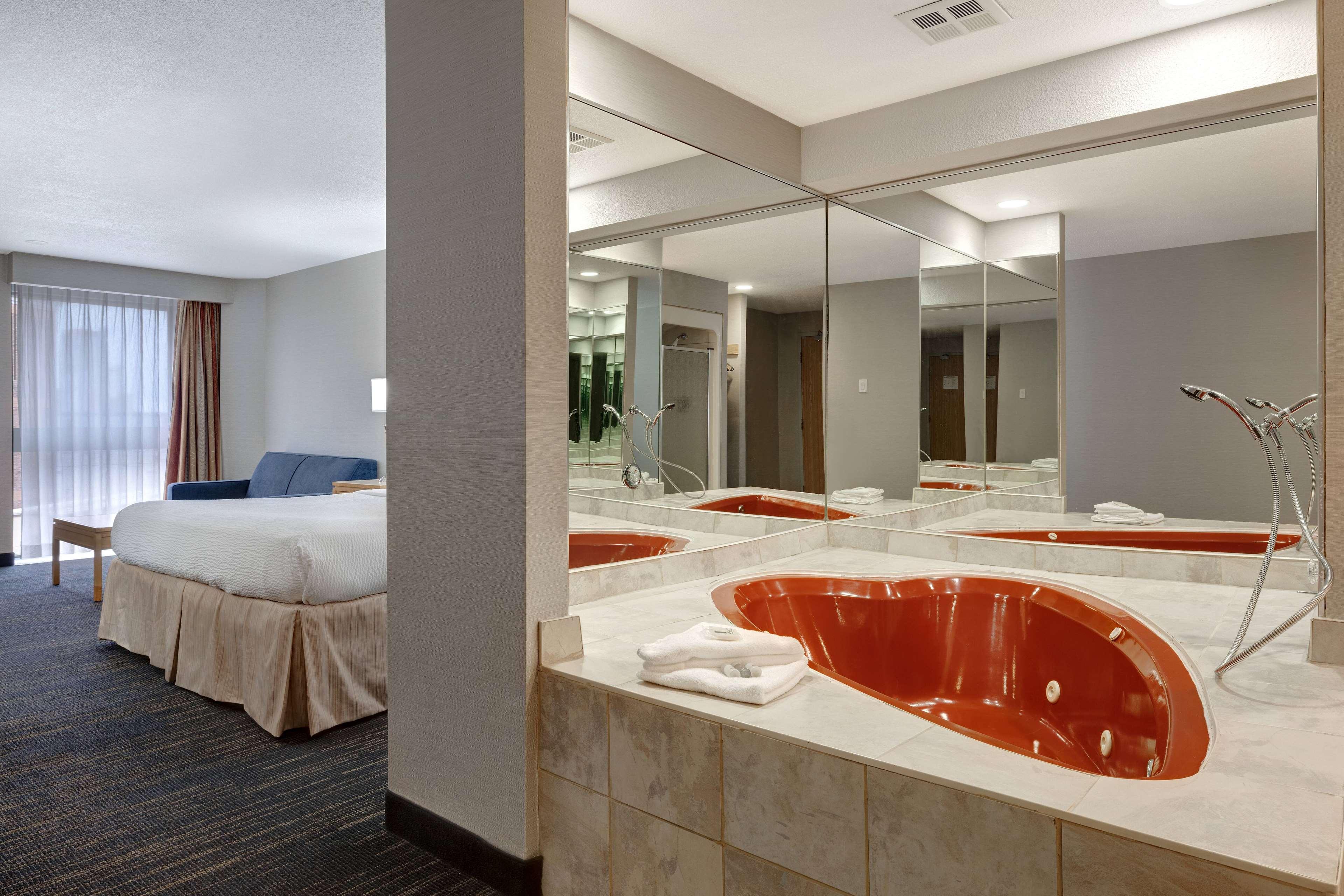 Double Deluxe King Bed
