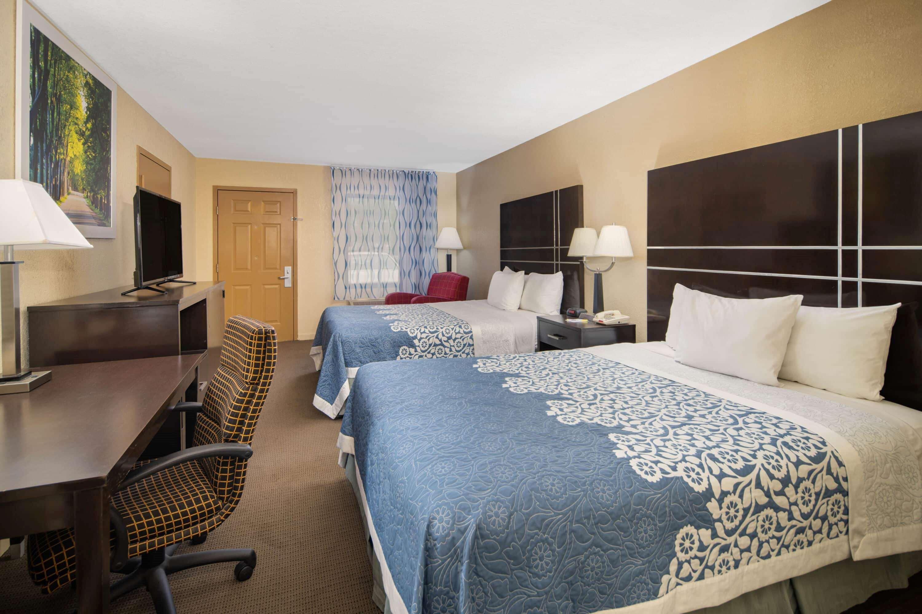 Quadruple Two Queen Beds