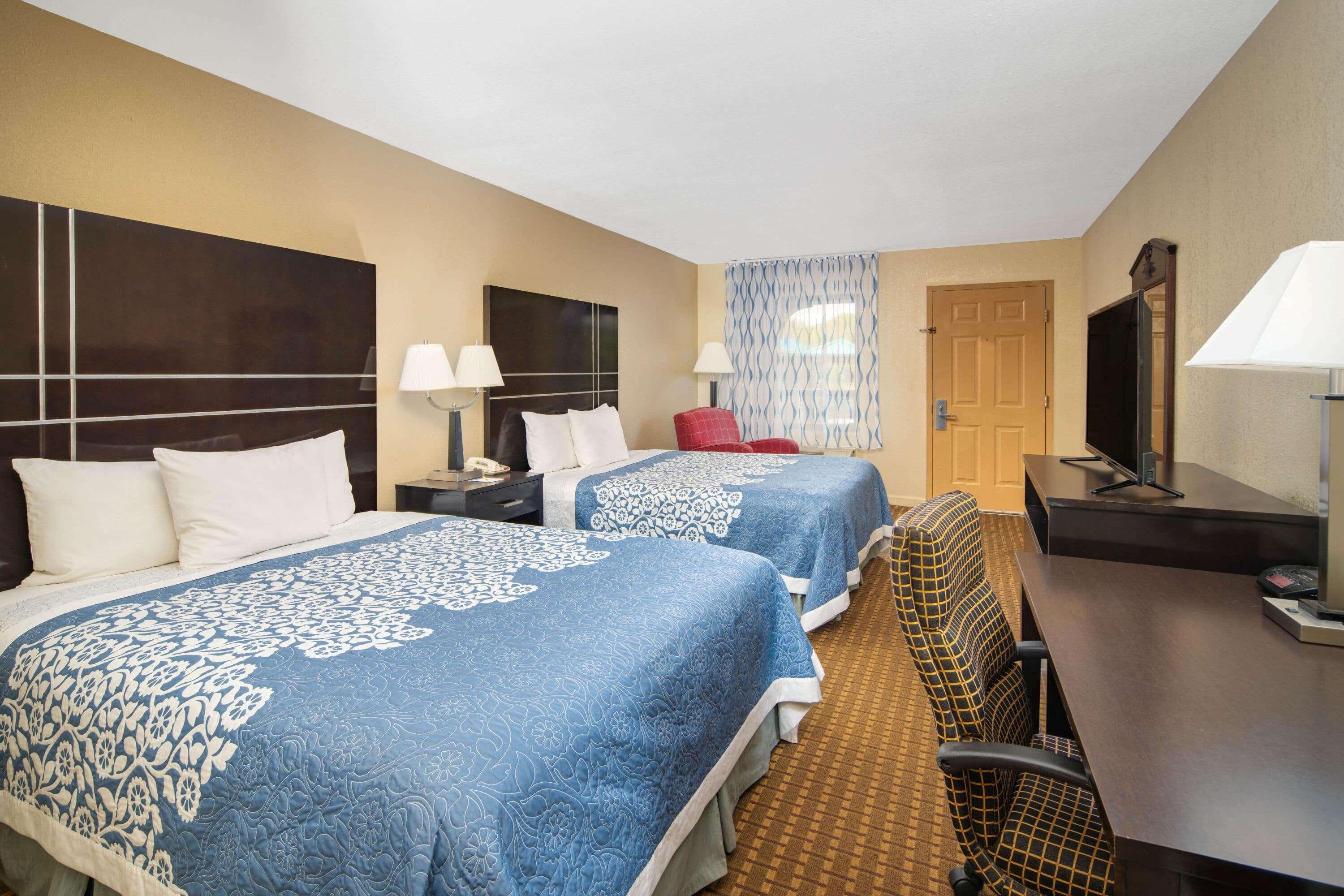 Quadruple Two Queen Beds