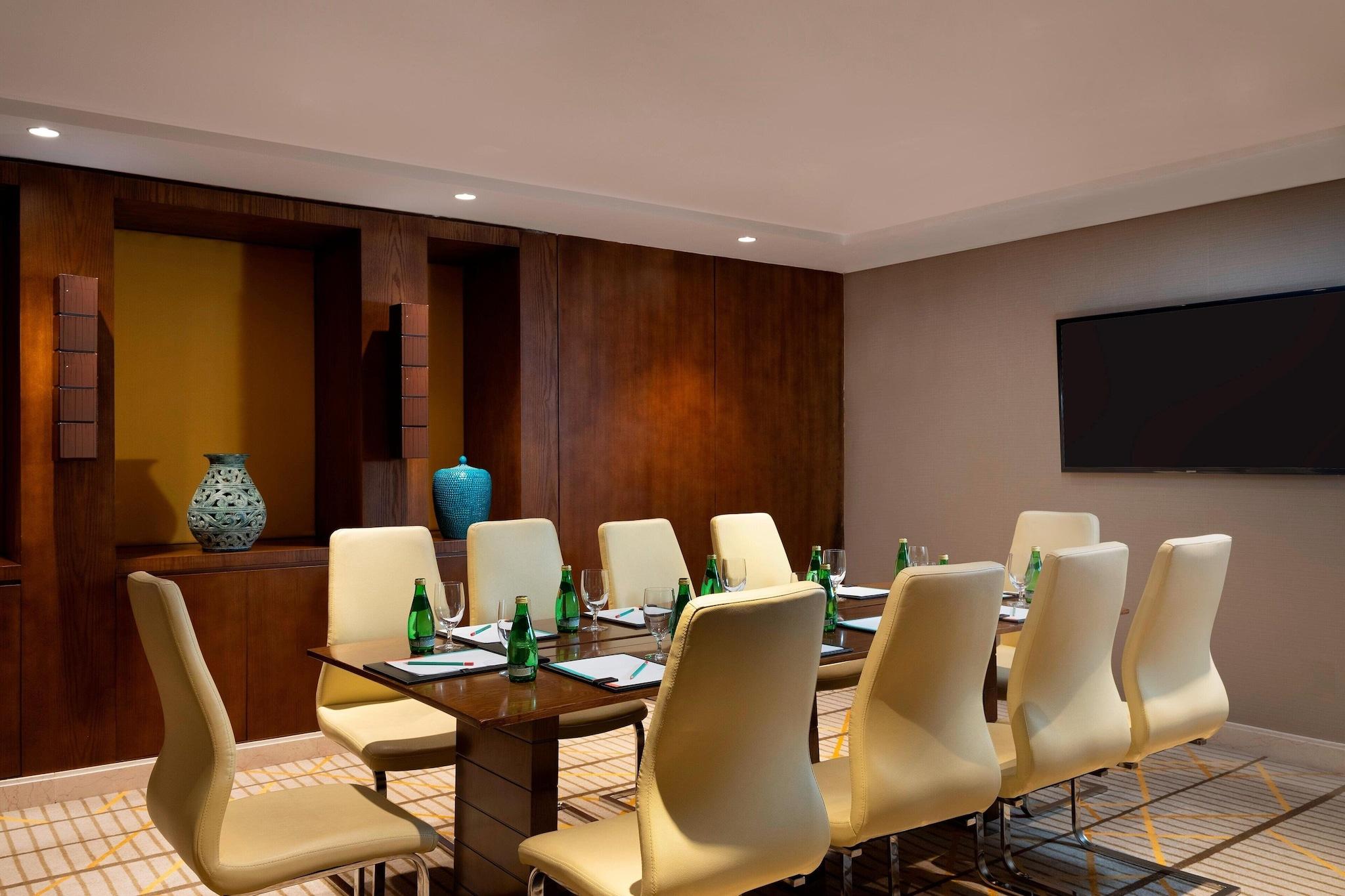 Junior Suite King Bed One Bedroom 