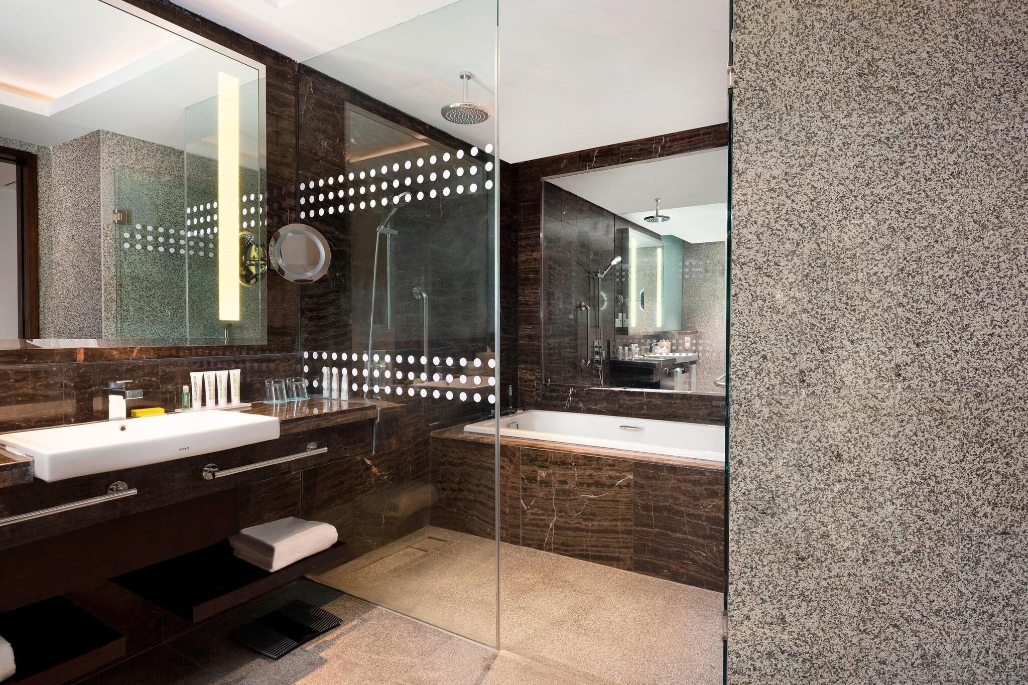 Junior Suite King Bed One Bedroom 