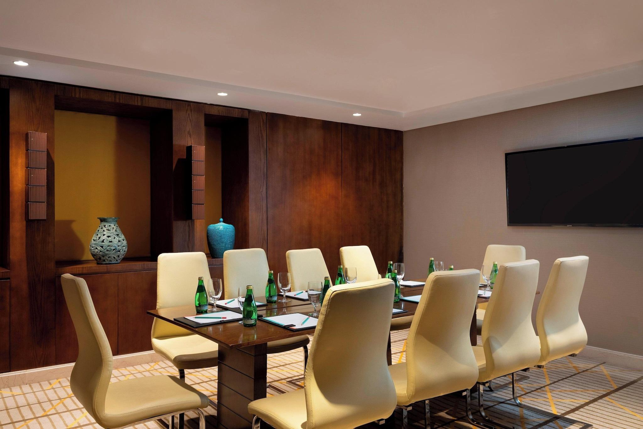 Junior Suite King Bed One Bedroom 