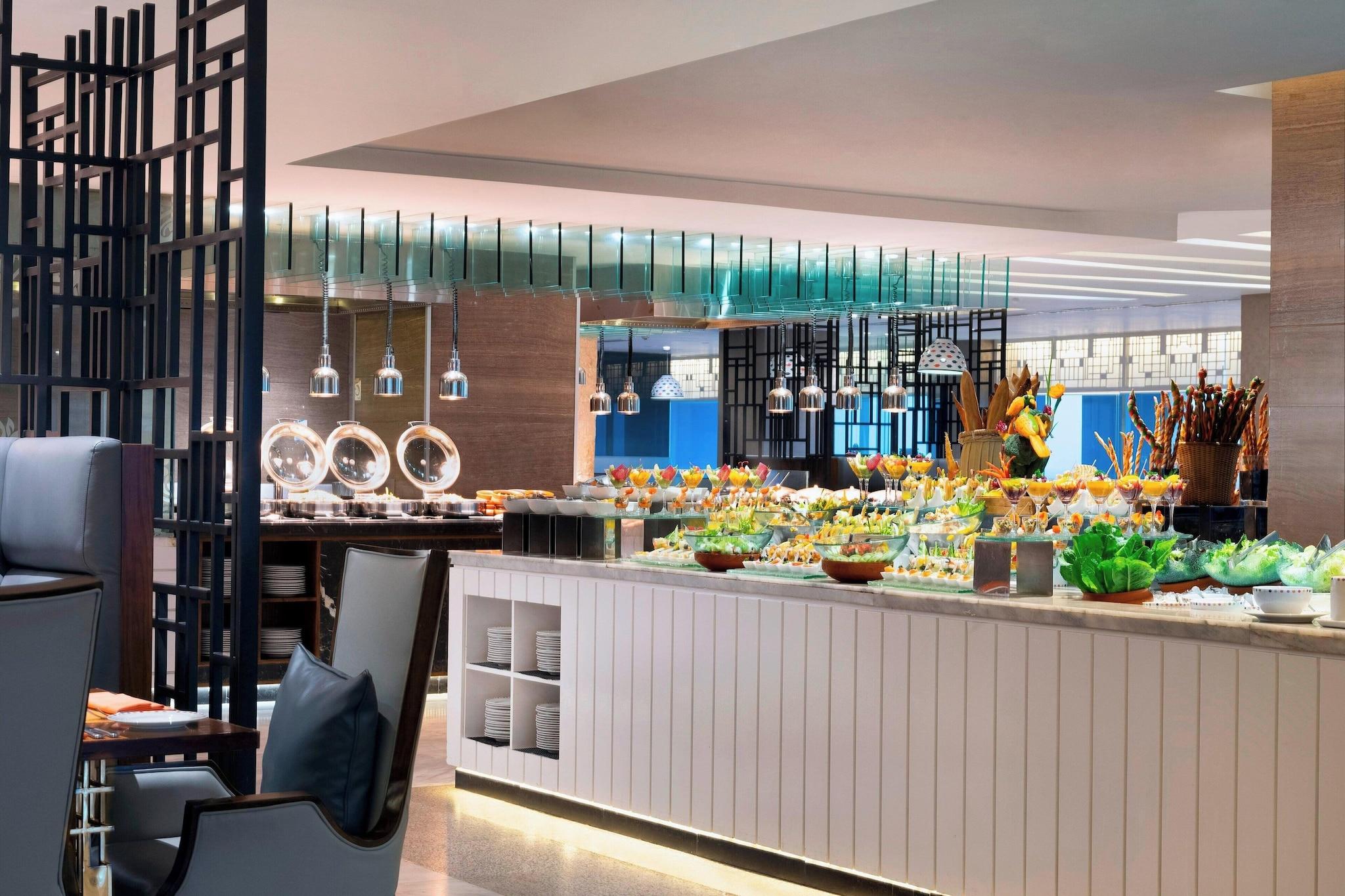 Junior Suite King Bed One Bedroom 