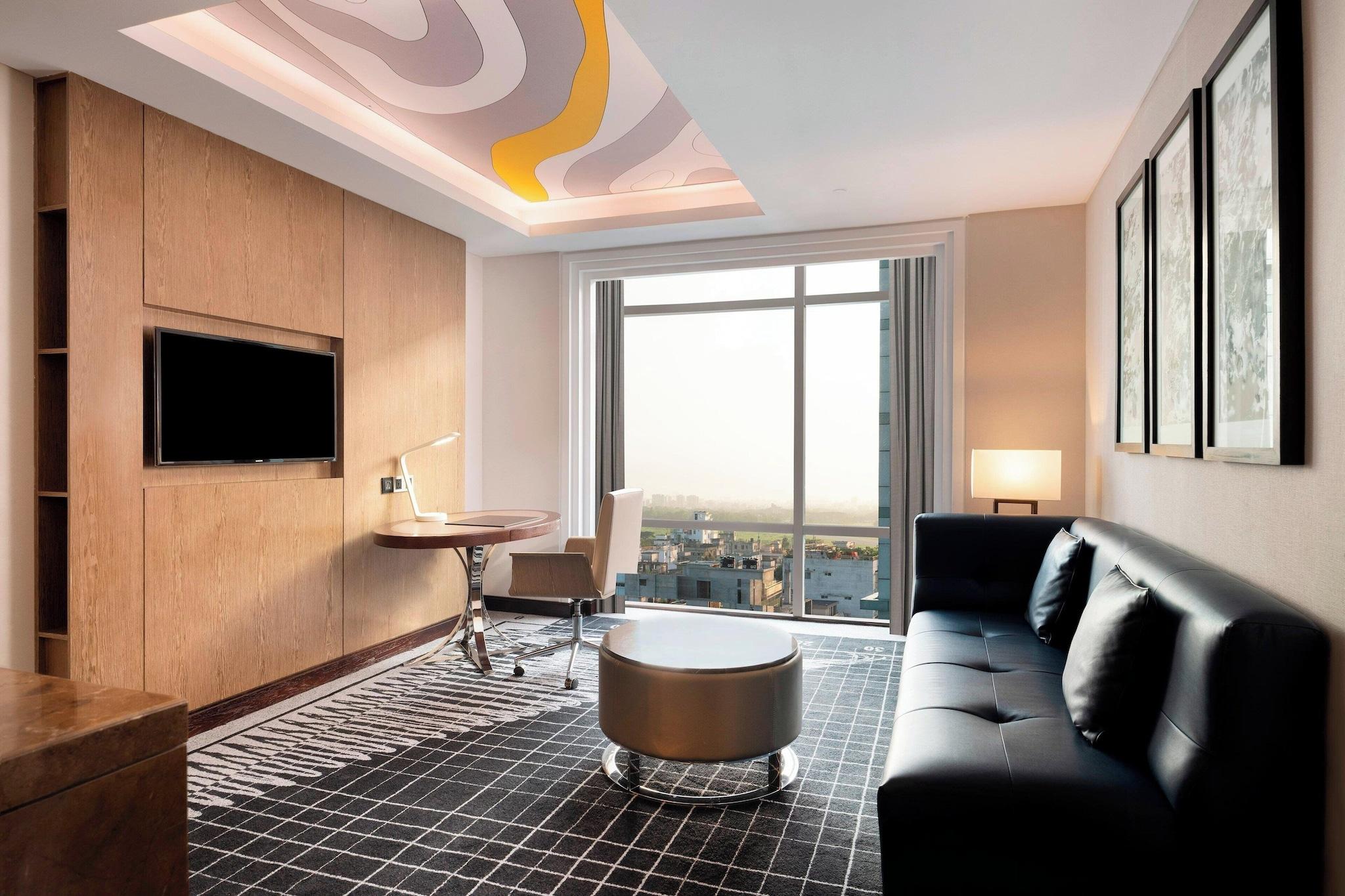 Junior Suite King Bed One Bedroom 