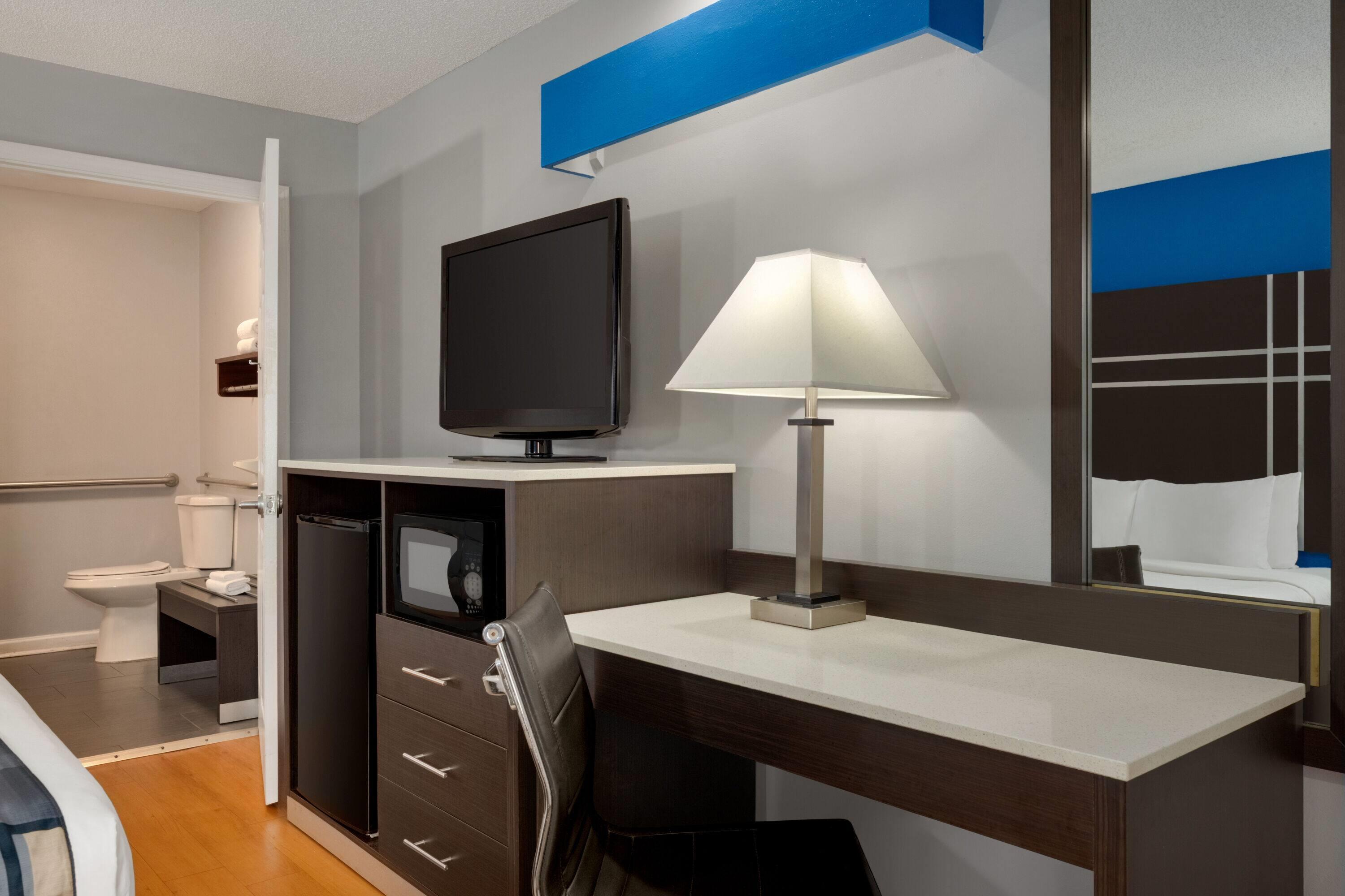 Room King Bed Non Smoking