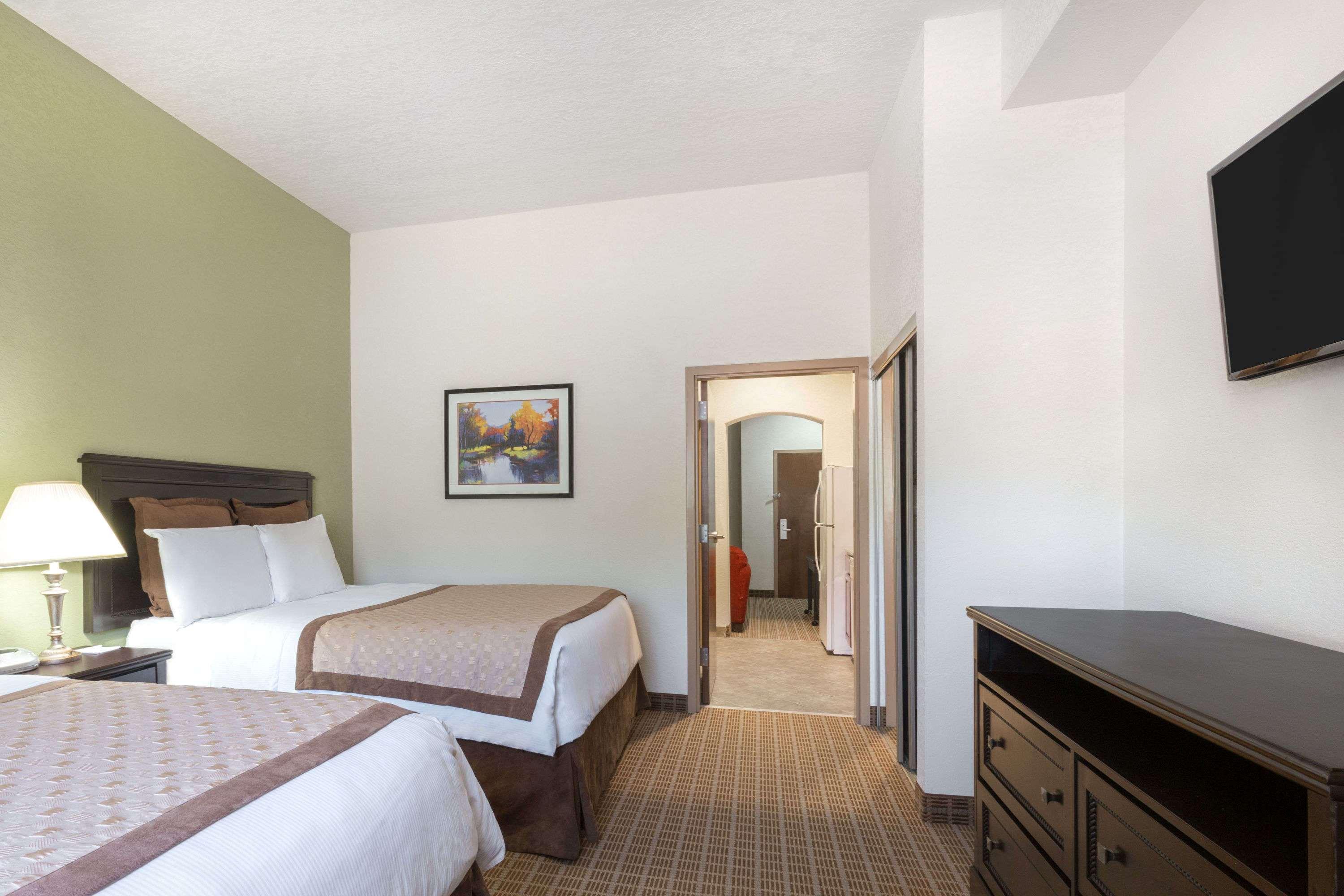 Quadruple Two Queen Beds