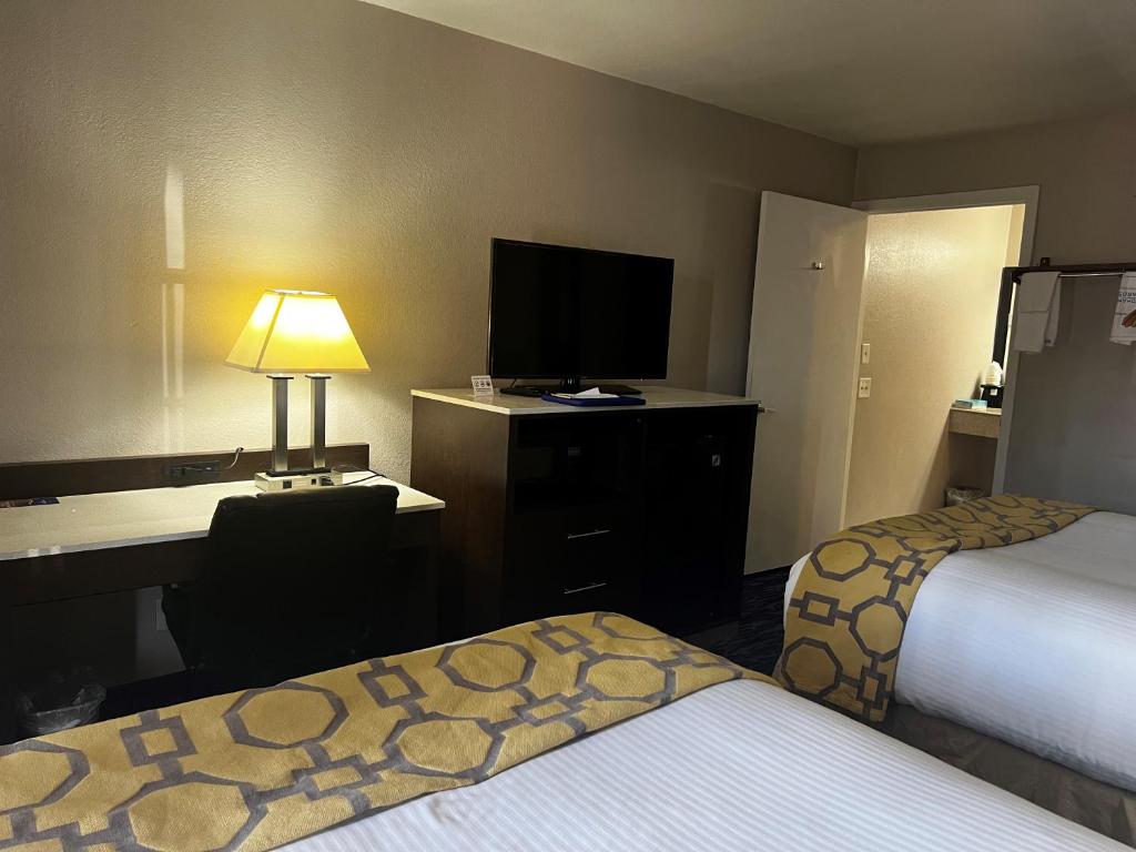 Suite Two Double Beds