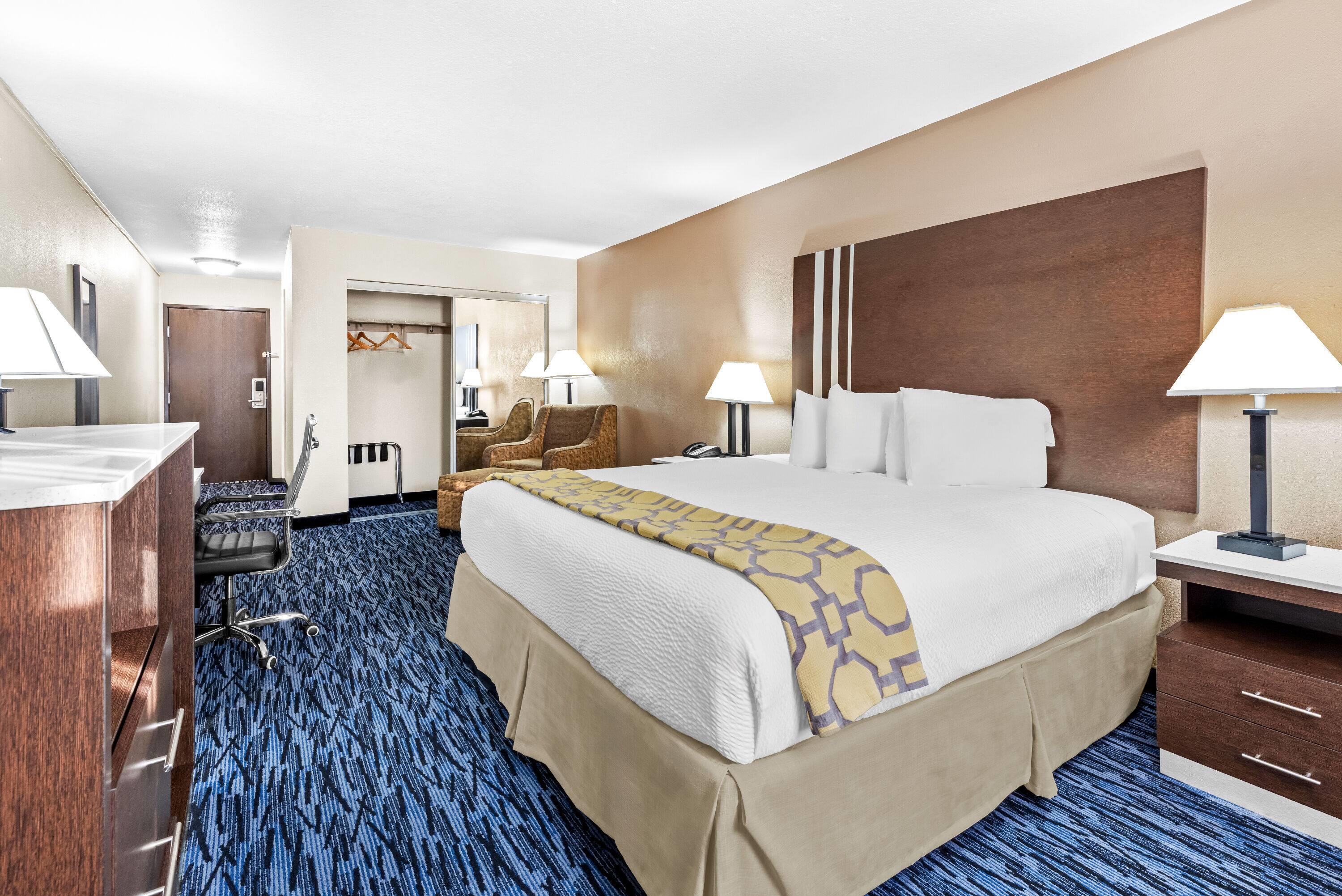 Double King Bed Non Smoking