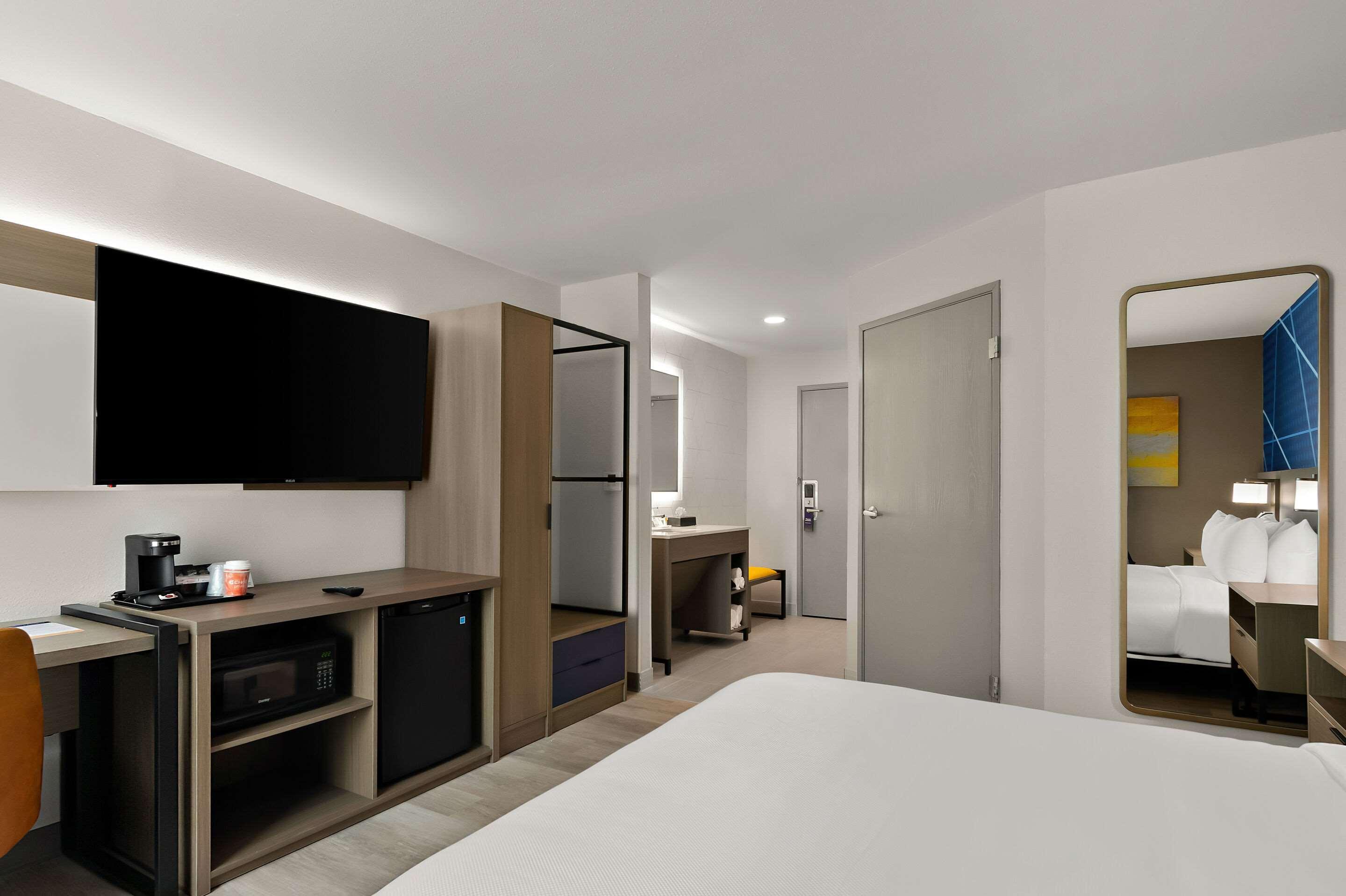 Double Accessible-queen Size Bed