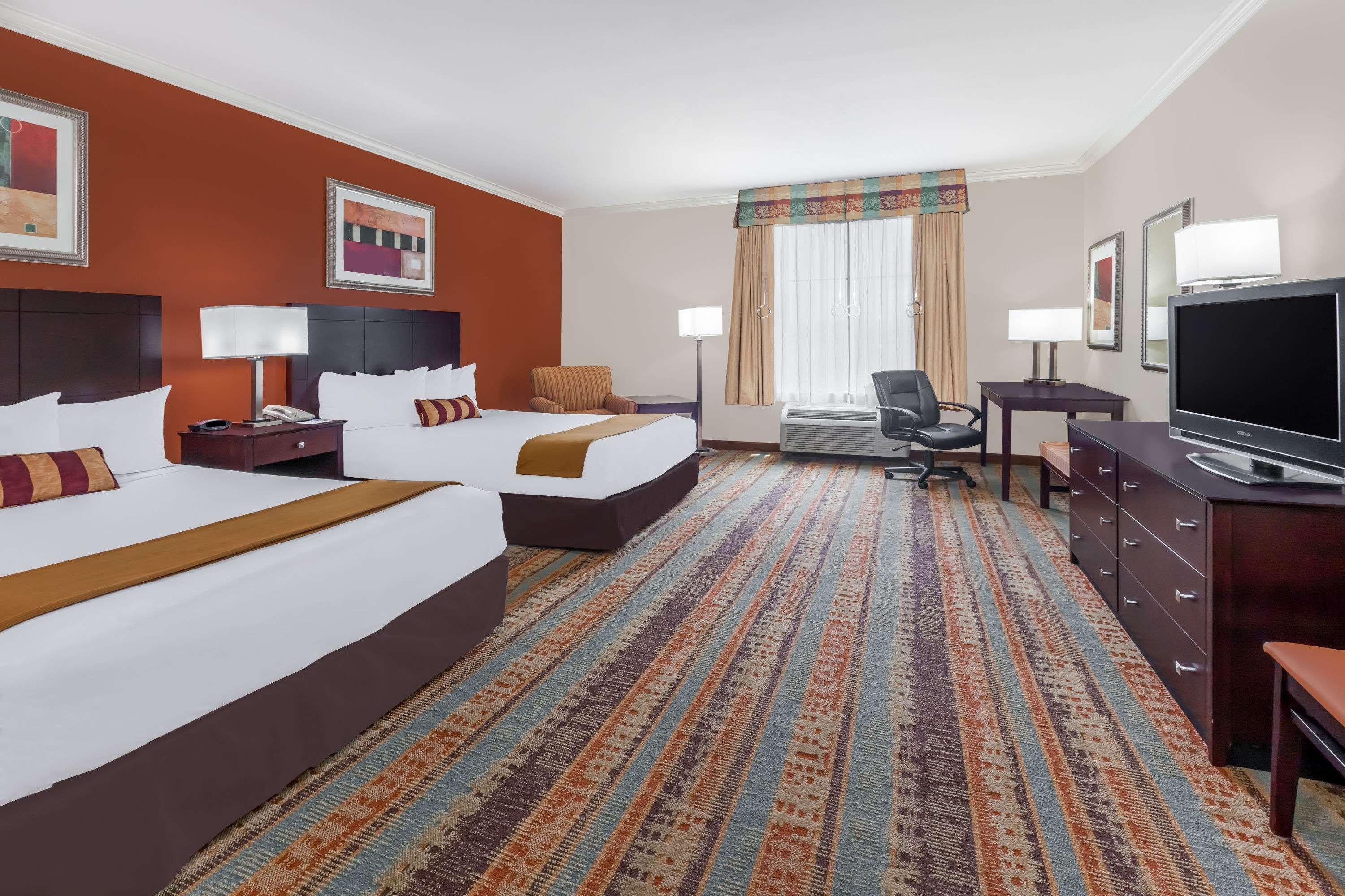 Suite Two Queen Beds