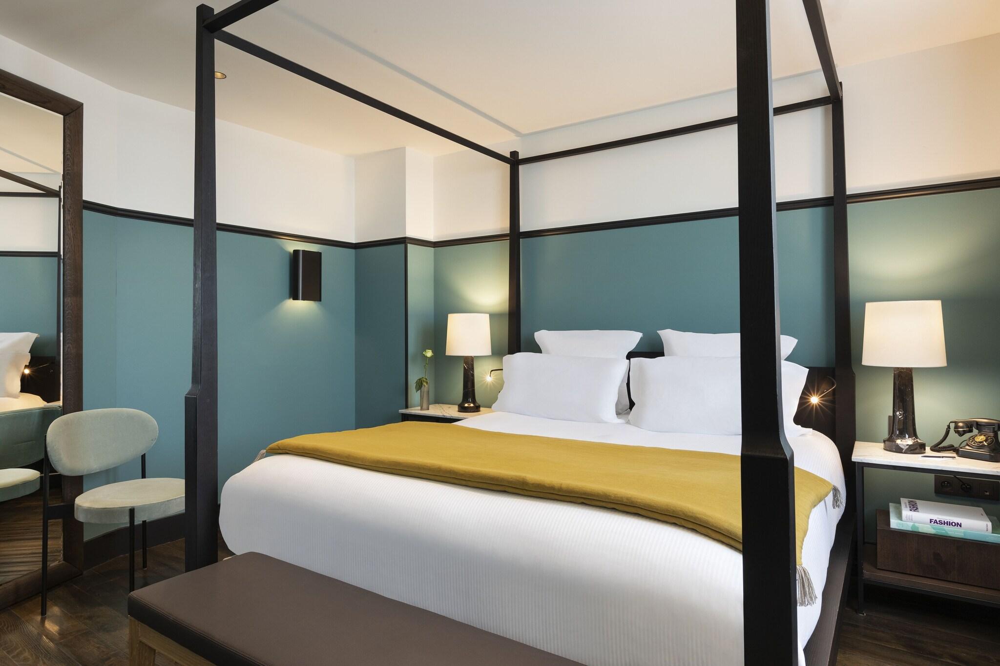 Suite Queen Size Bed