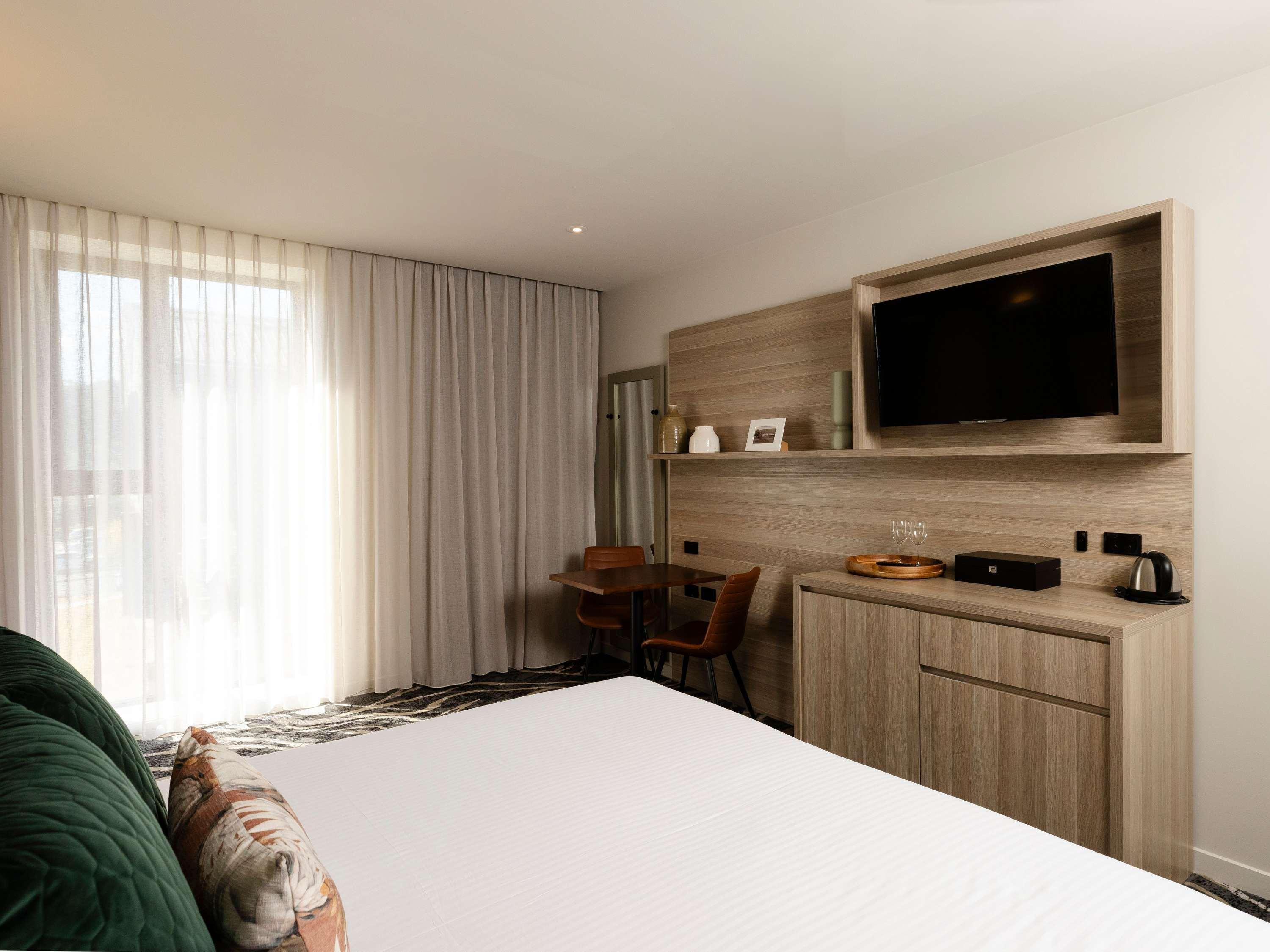 Double Accessible Superior