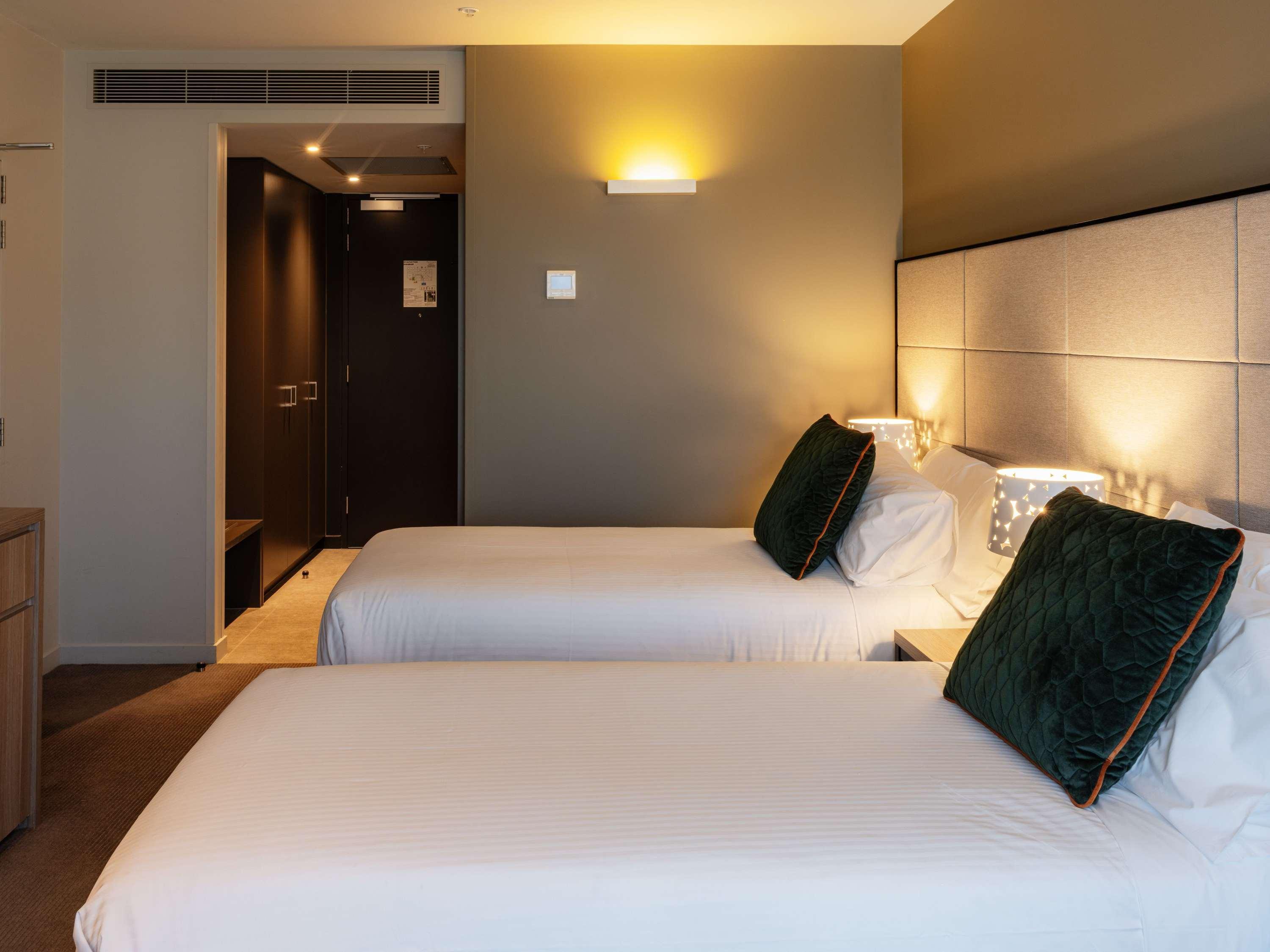 Twin Superior King Bed