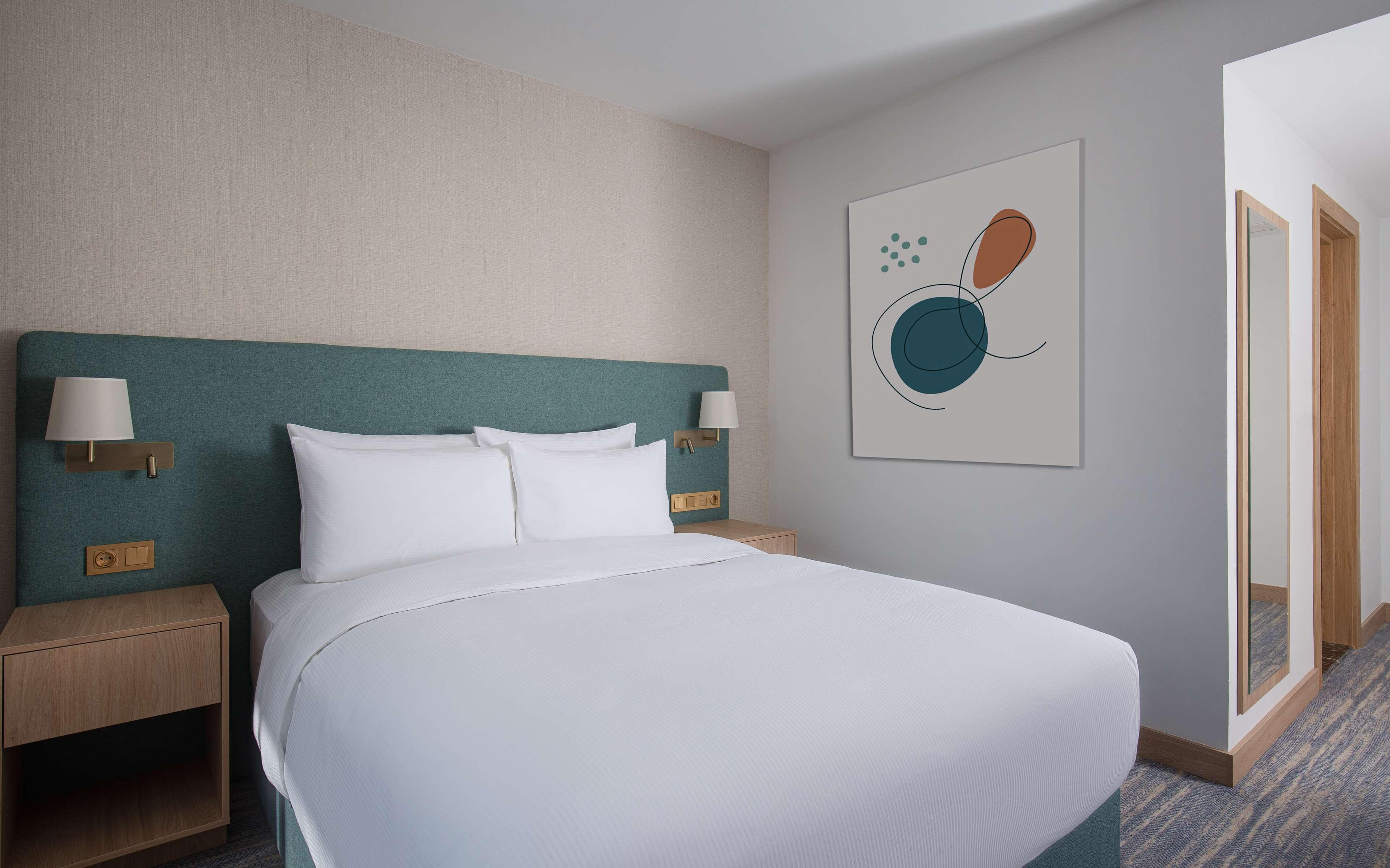 Double Deluxe Queen Bed