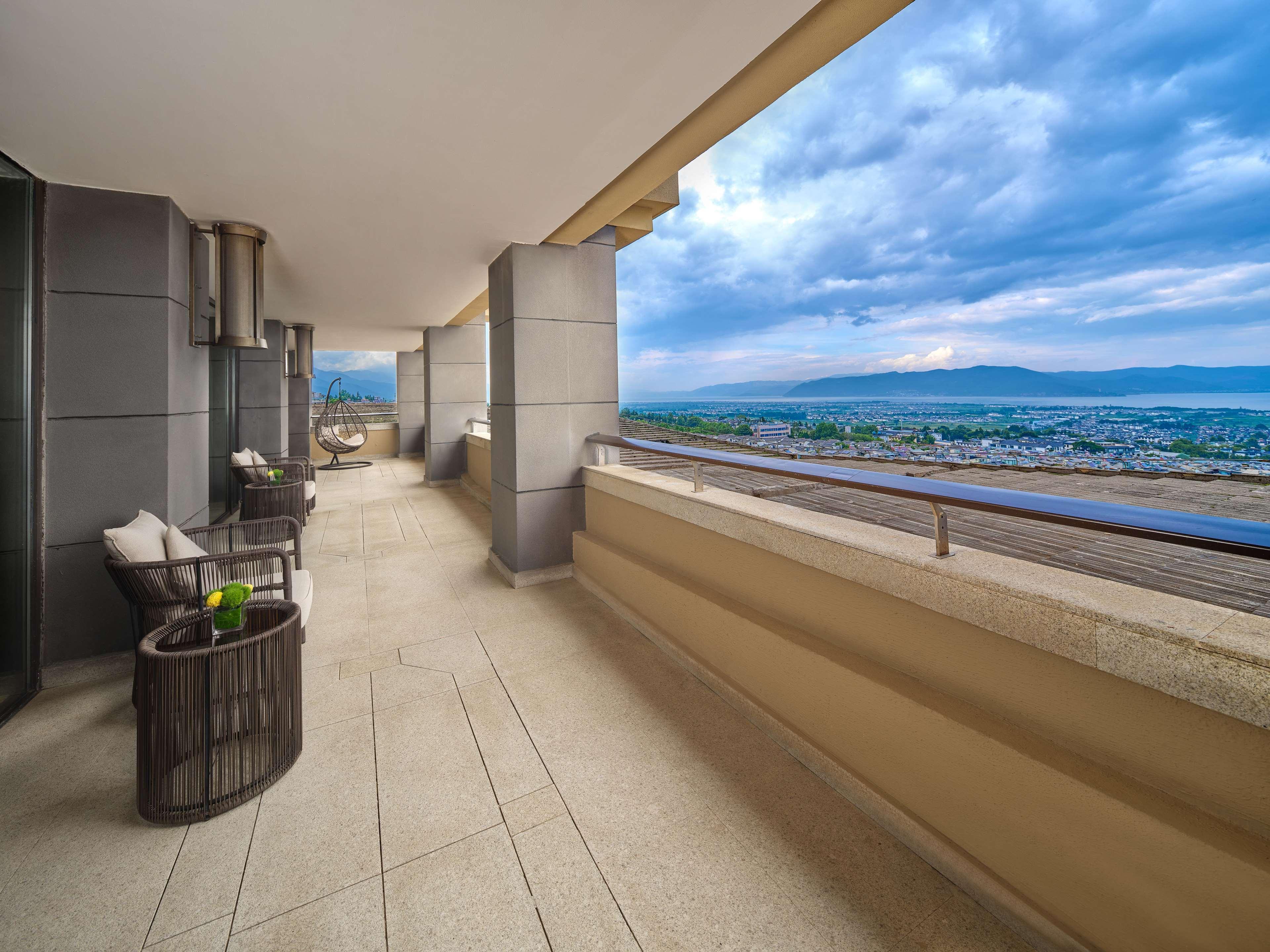 Suite Deluxe Lake View