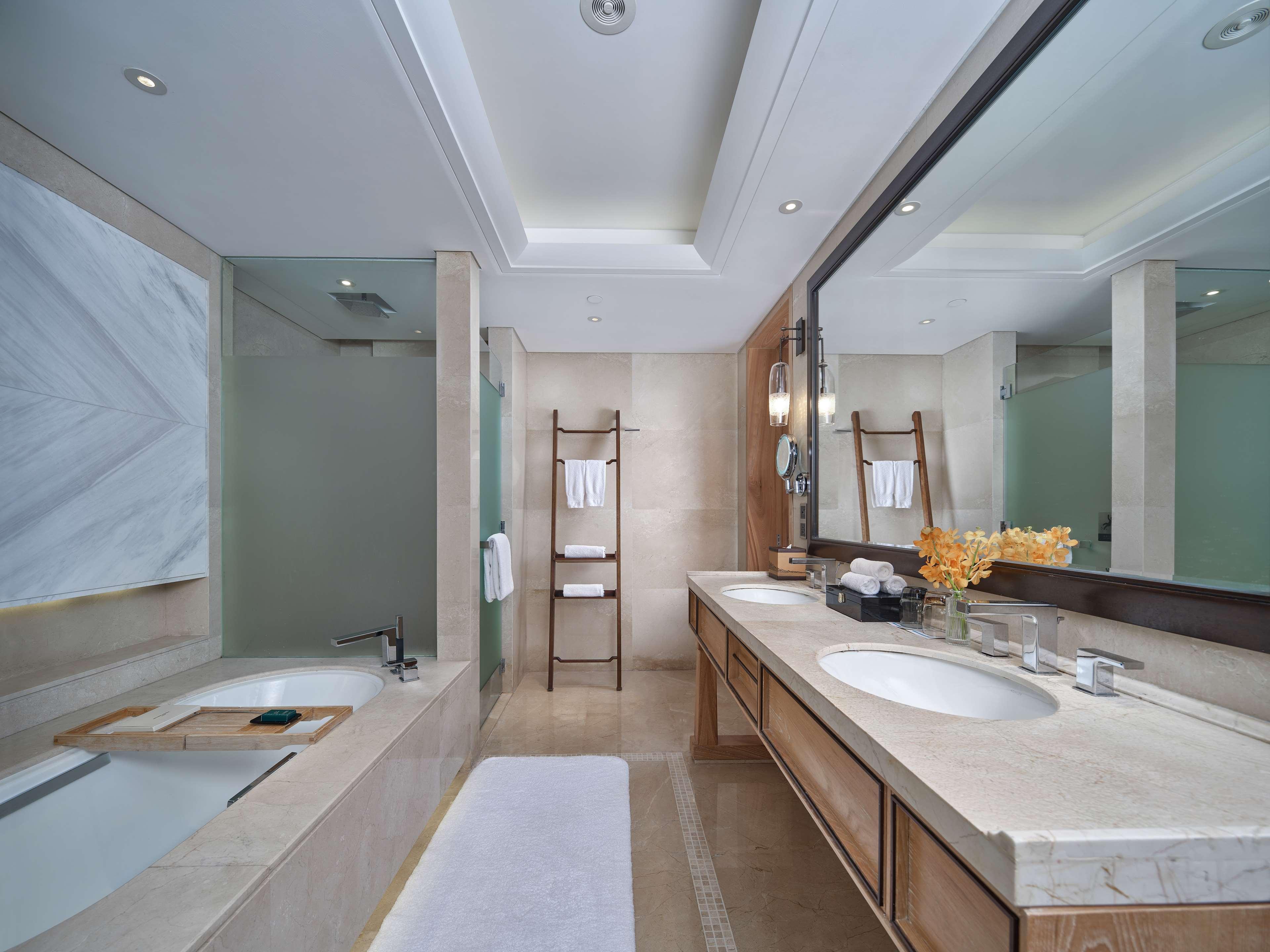 Junior Suite Lake View