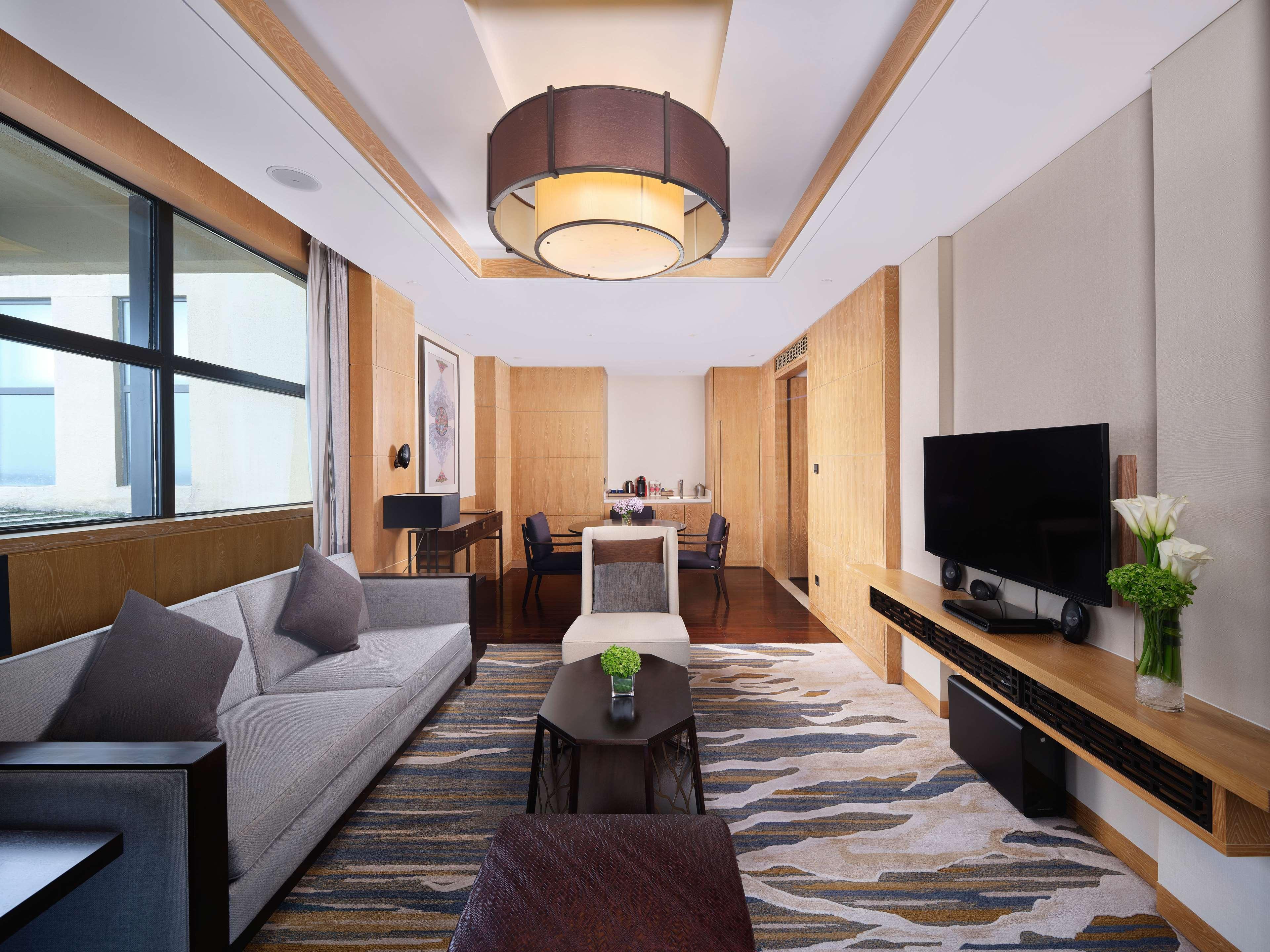 Suite Deluxe Lake View