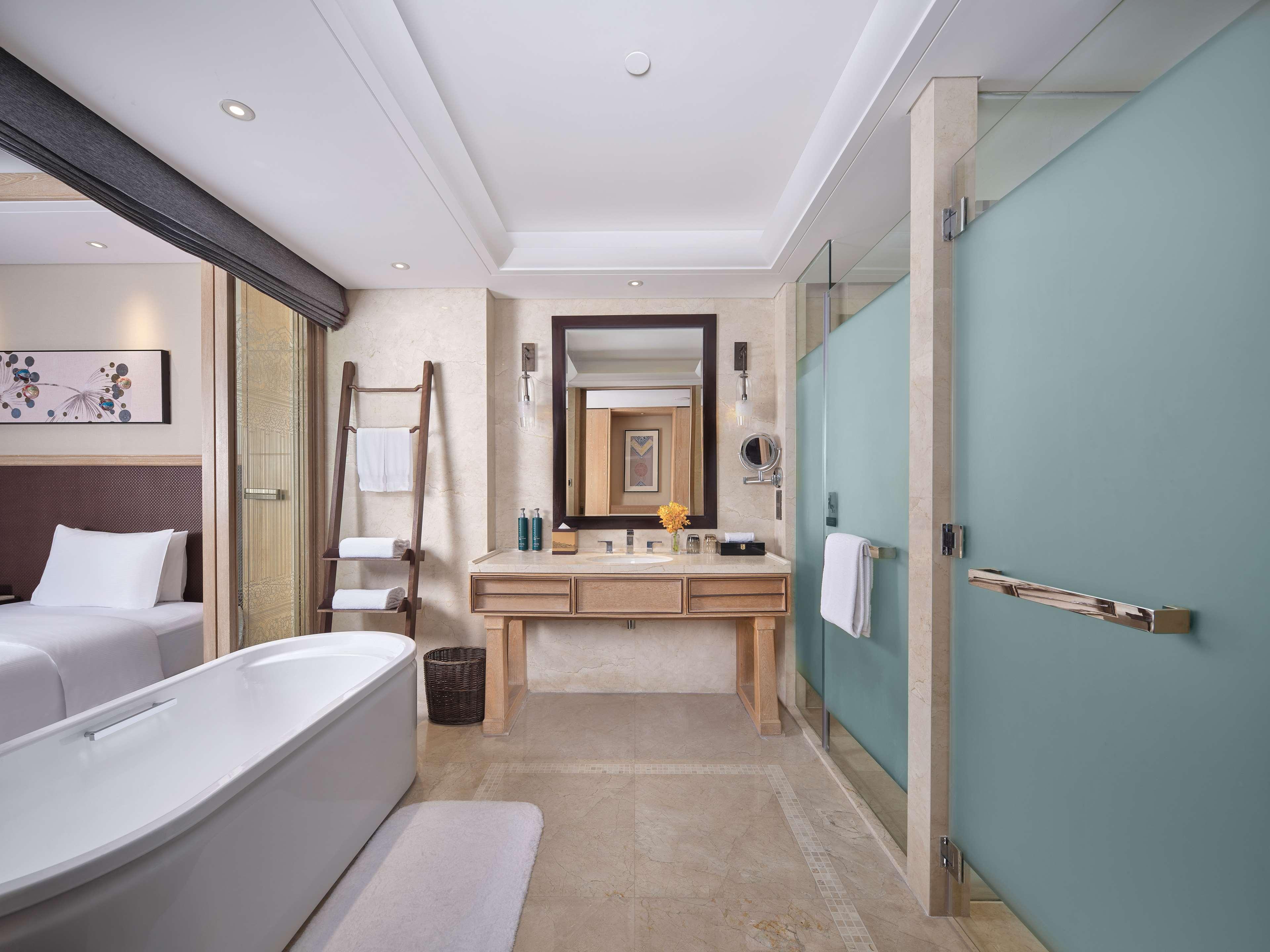 Twin Deluxe Lake View