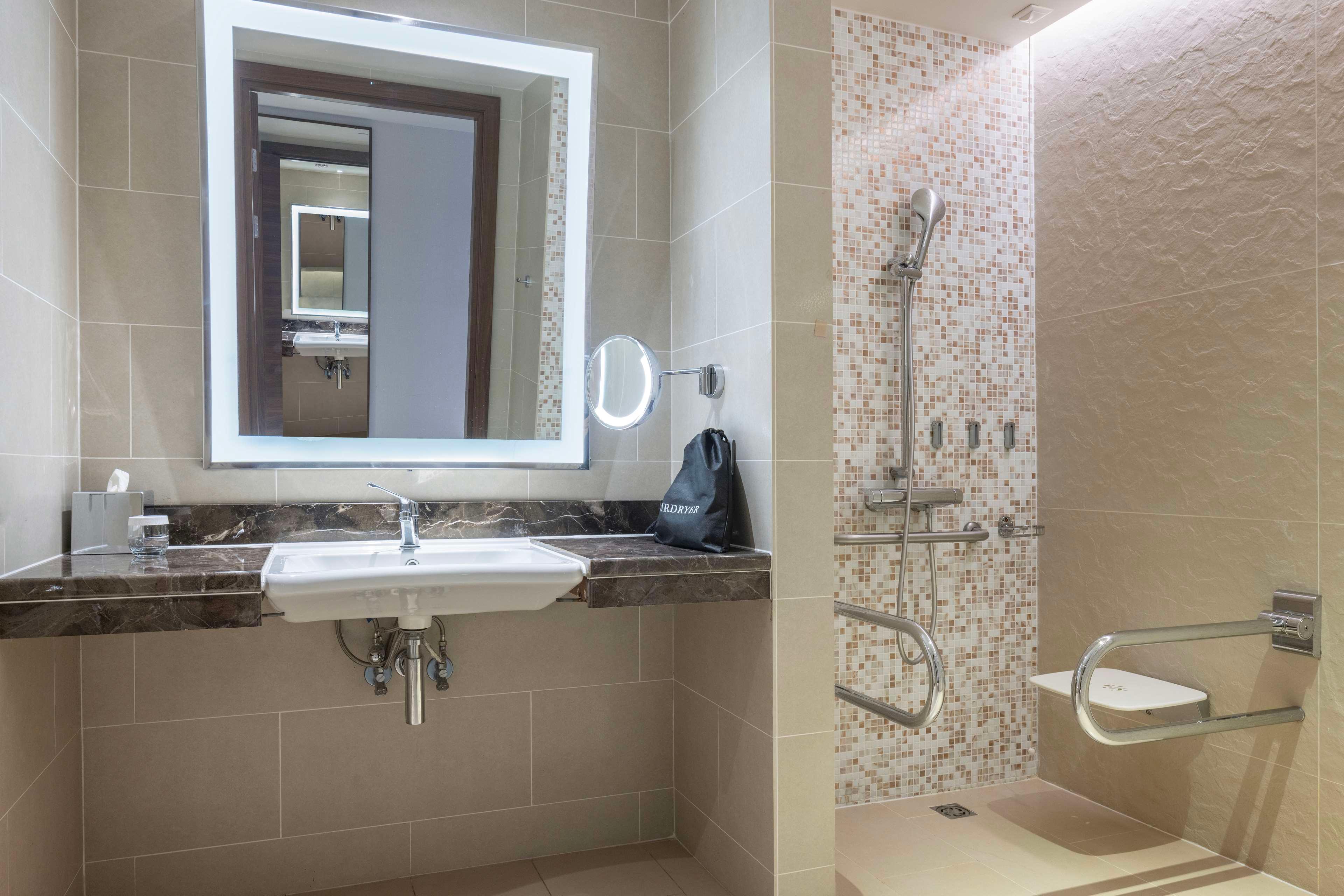 Double Accessible with Views