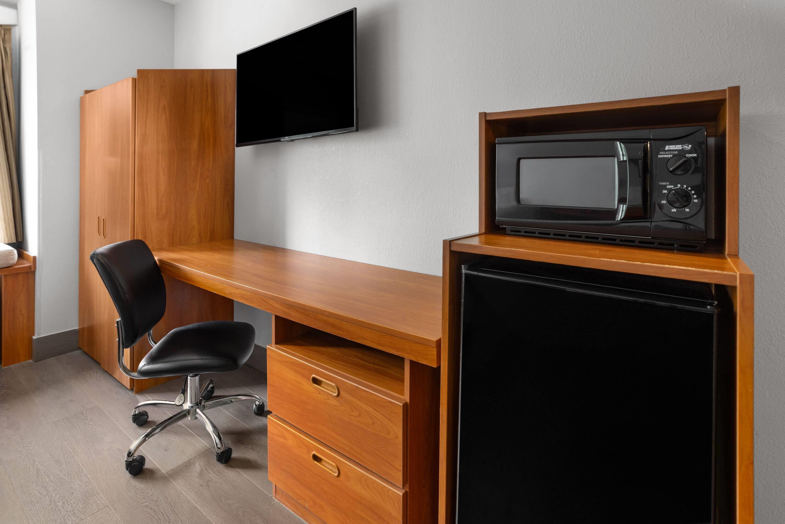 Quadruple Two Queen Beds