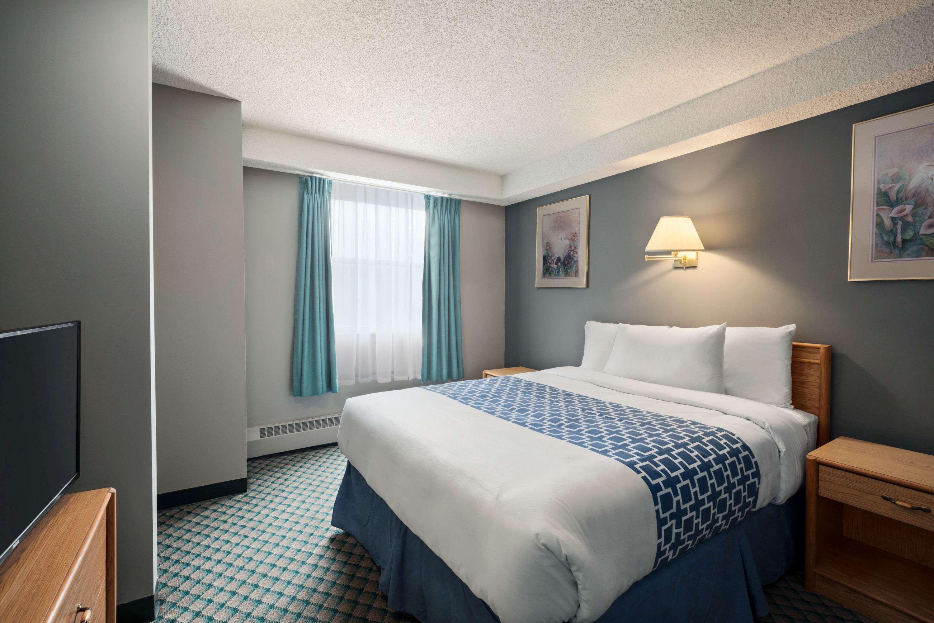 Double Queen Bed Non Smoking